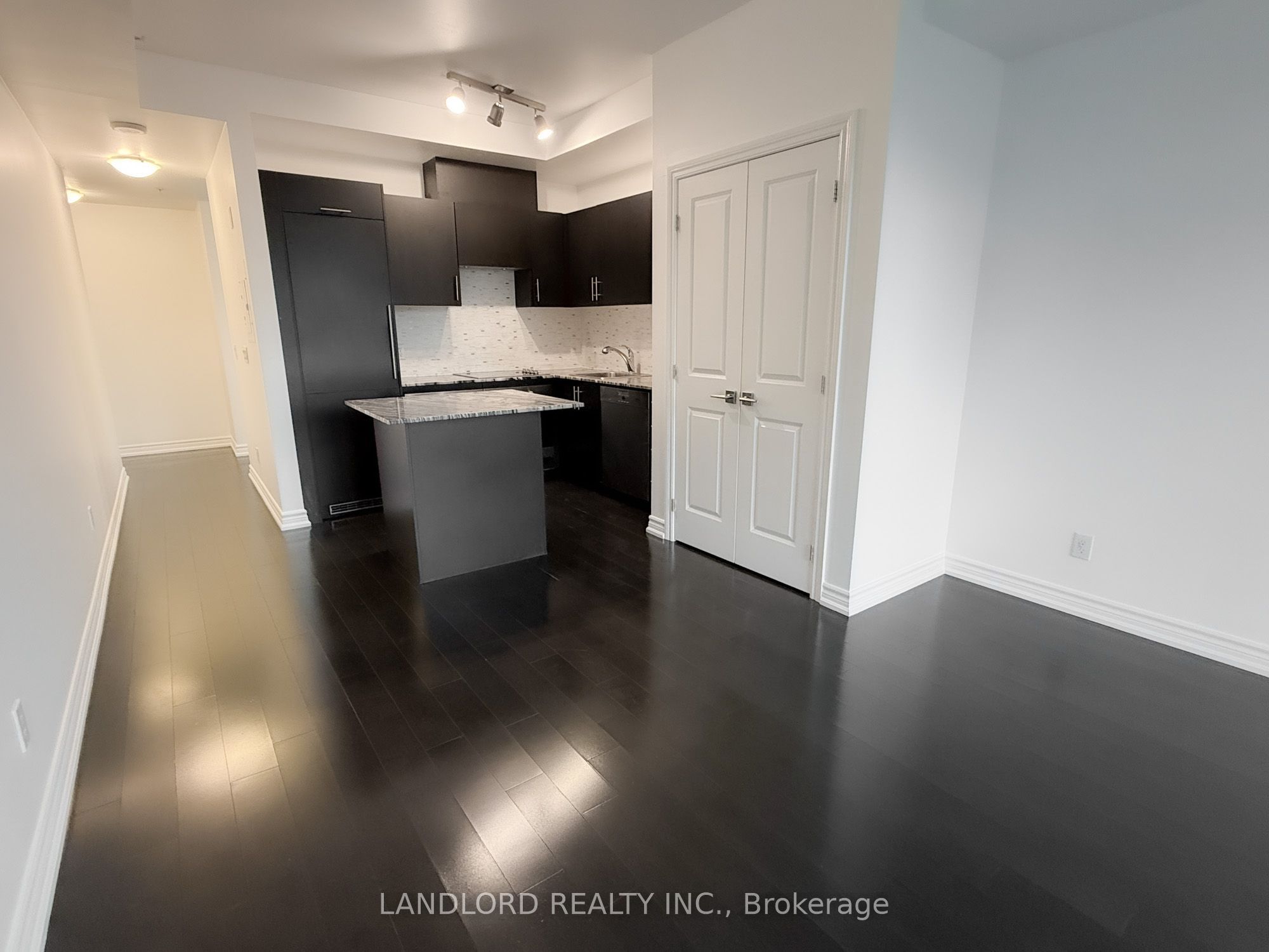 23 Glebe Road W 521, Toronto, ON M5P 0A1