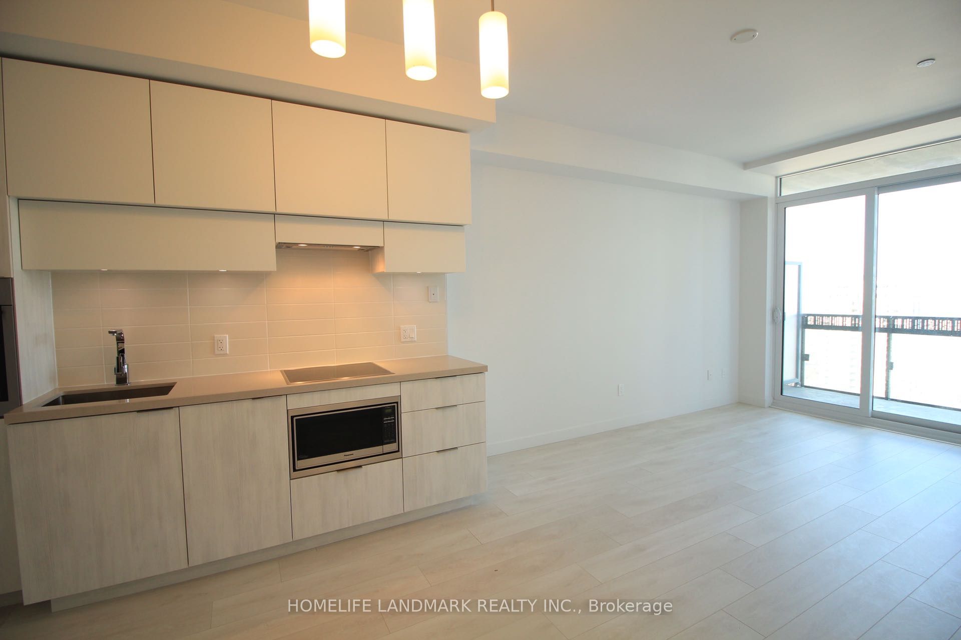 8 Eglinton Avenue E 2405, Toronto, ON M4P 0C1 photo 3