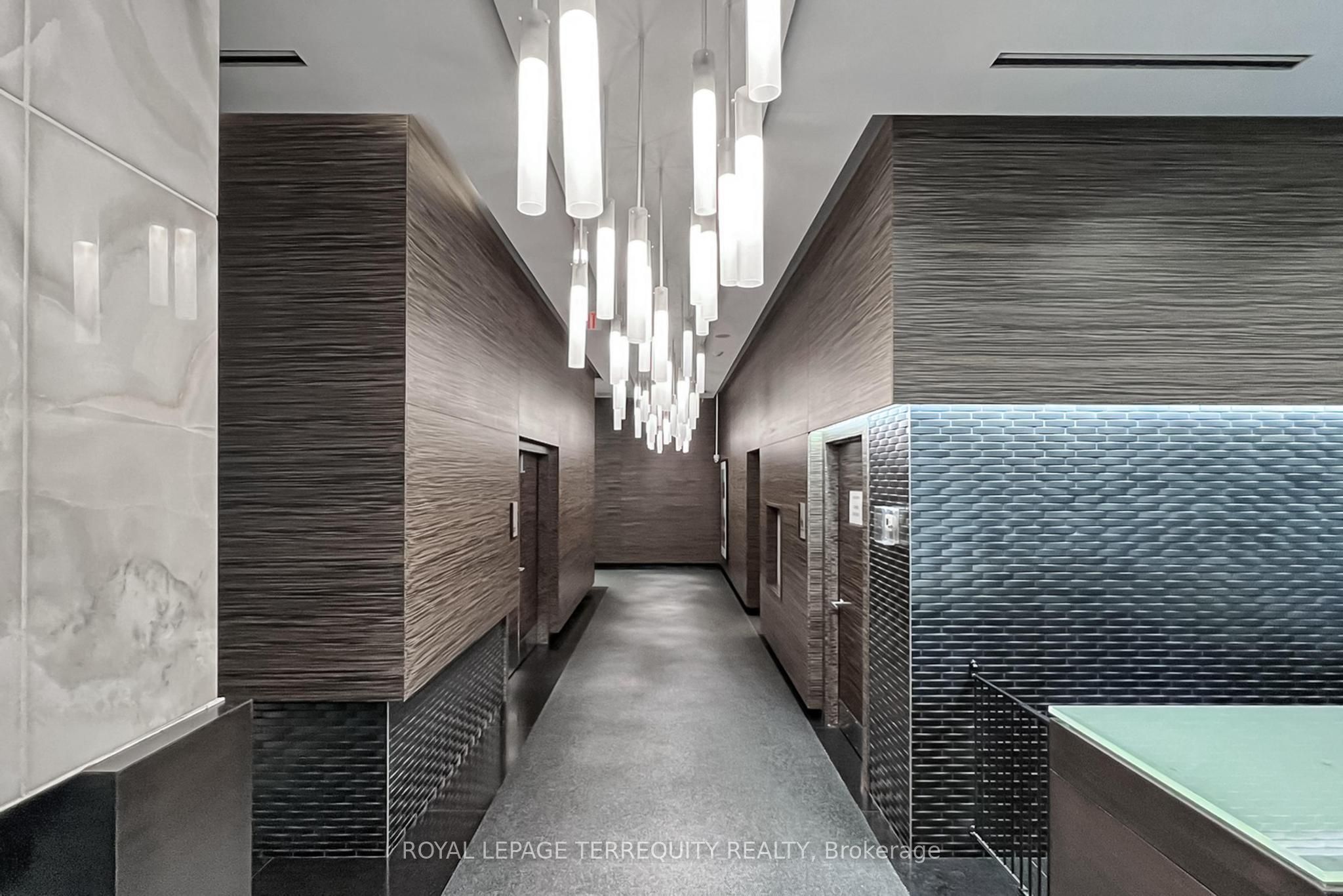 770 Bay Street 2412, Toronto, ON M5G 0A6 photo 5