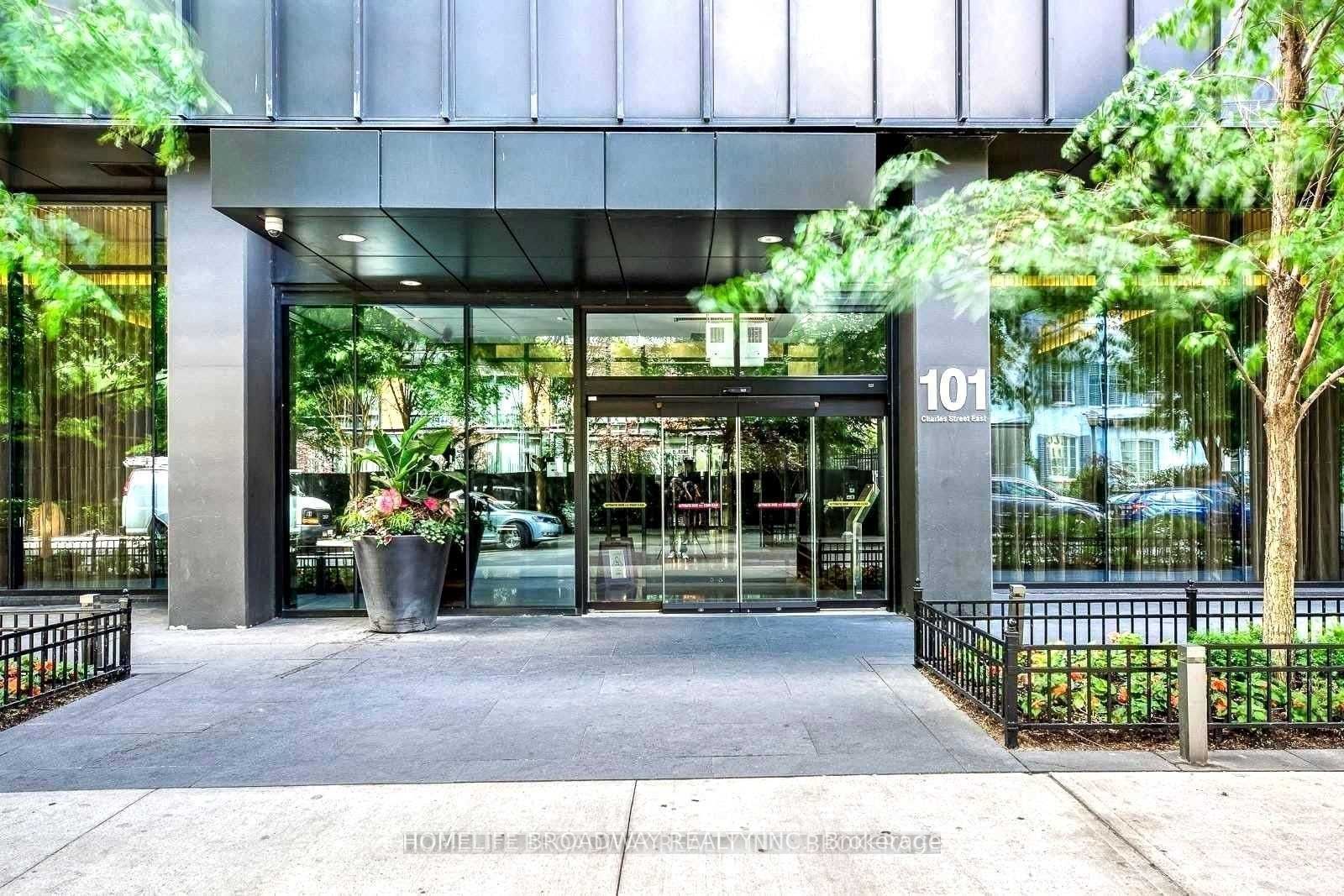 101 Charles Street E 1602, Toronto, ON M4Y 0A9 photo 2