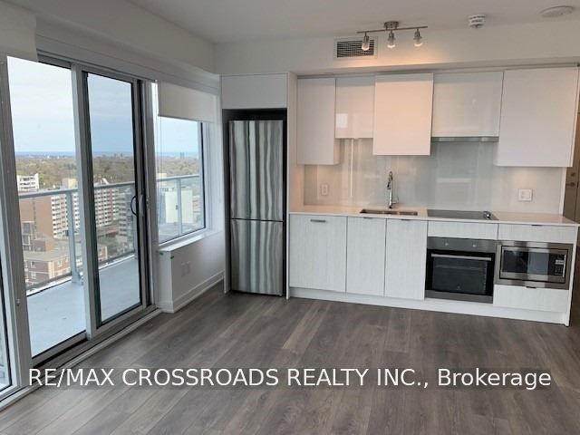 195 Redpath Avenue 1903, Toronto, ON M4P 0E4 photo 3