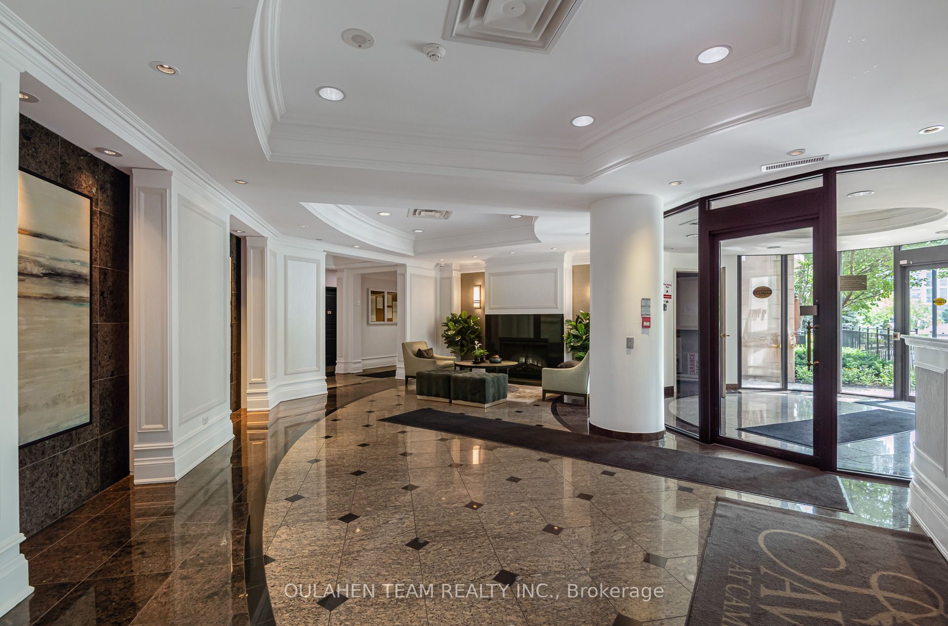 16 Dallimore Circle 212, Toronto, ON M3C 4C4 photo 2