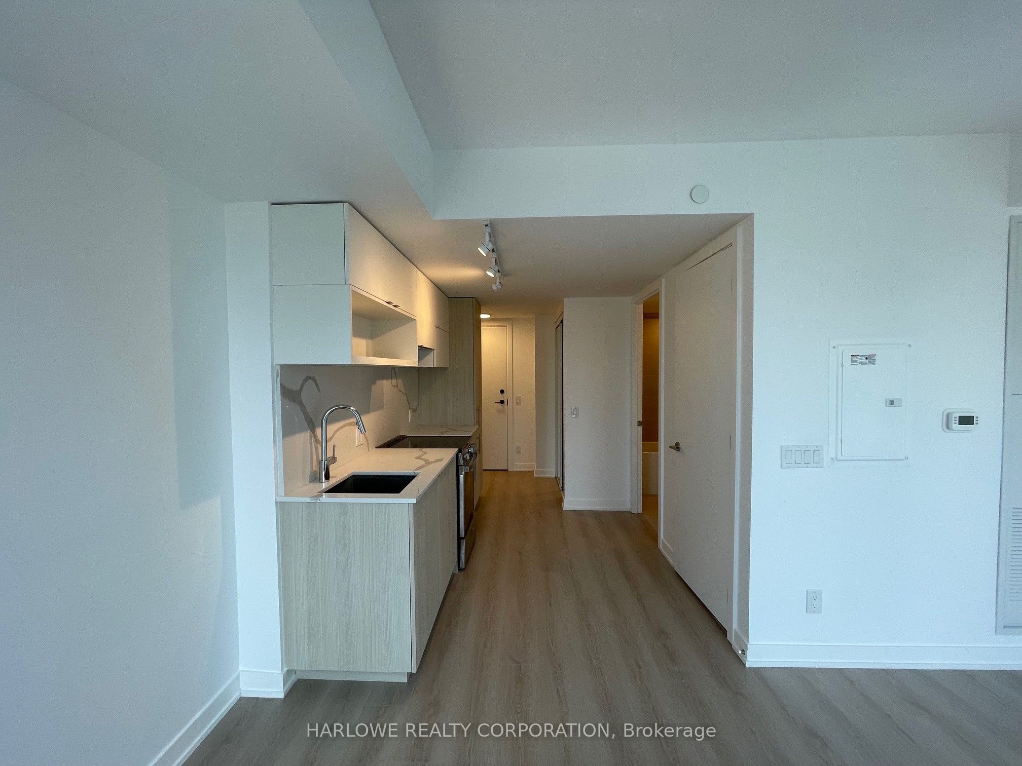 100 Queen Street E 2801, Toronto, ON M5C 0B5 photo 3