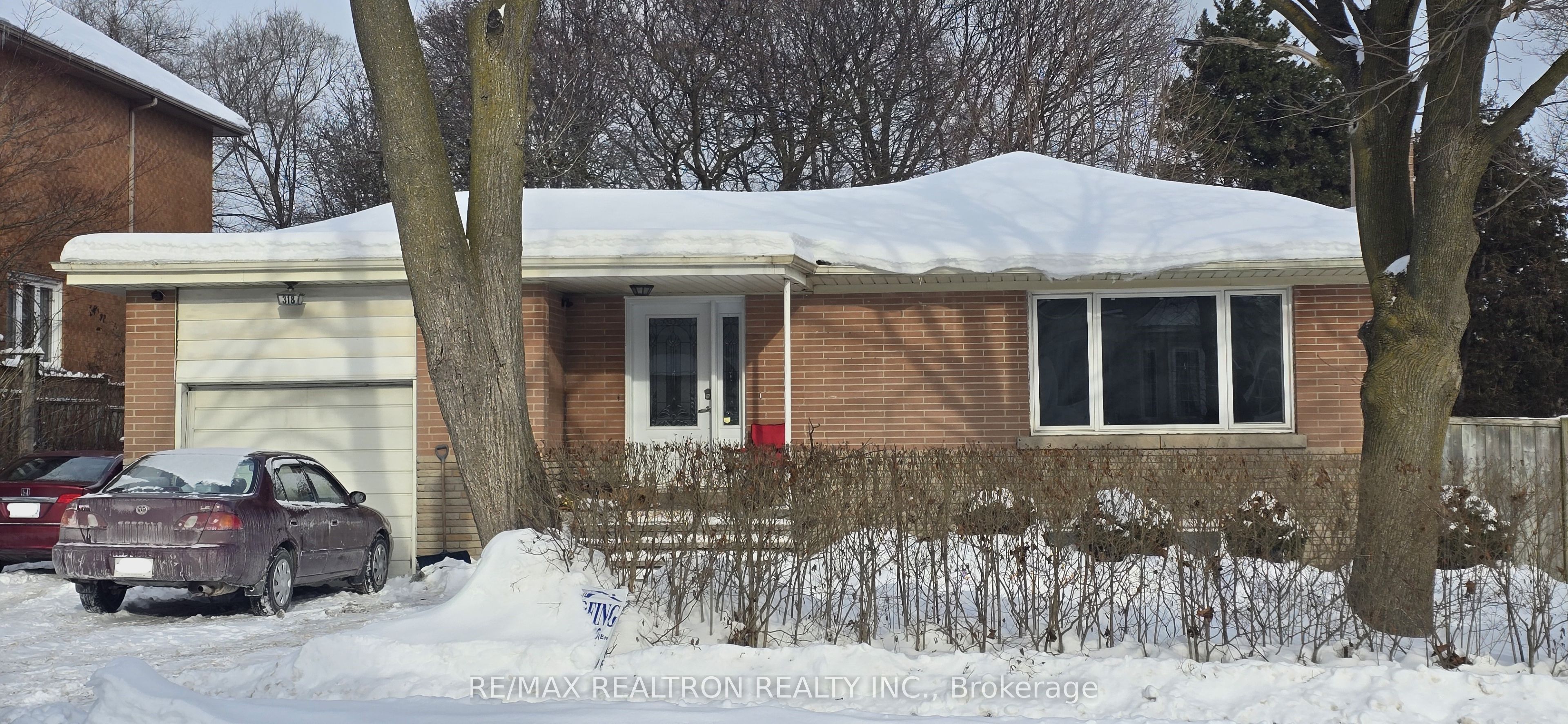 318 Holmes Avenue, Toronto, ON M2N 4N3 photo 2