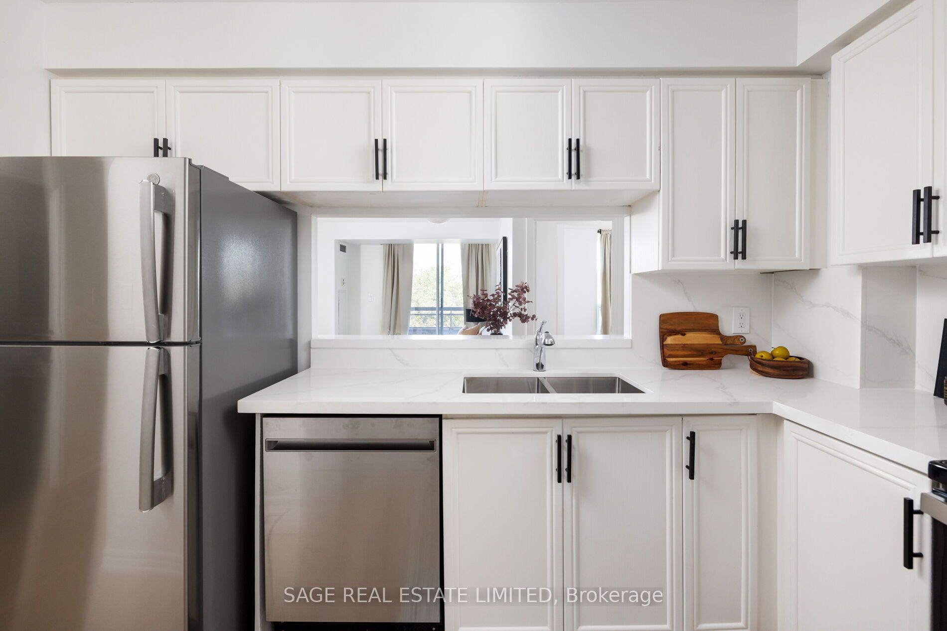 1700 Eglinton Avenue E 205, Toronto, ON M4A 2X4 photo 3