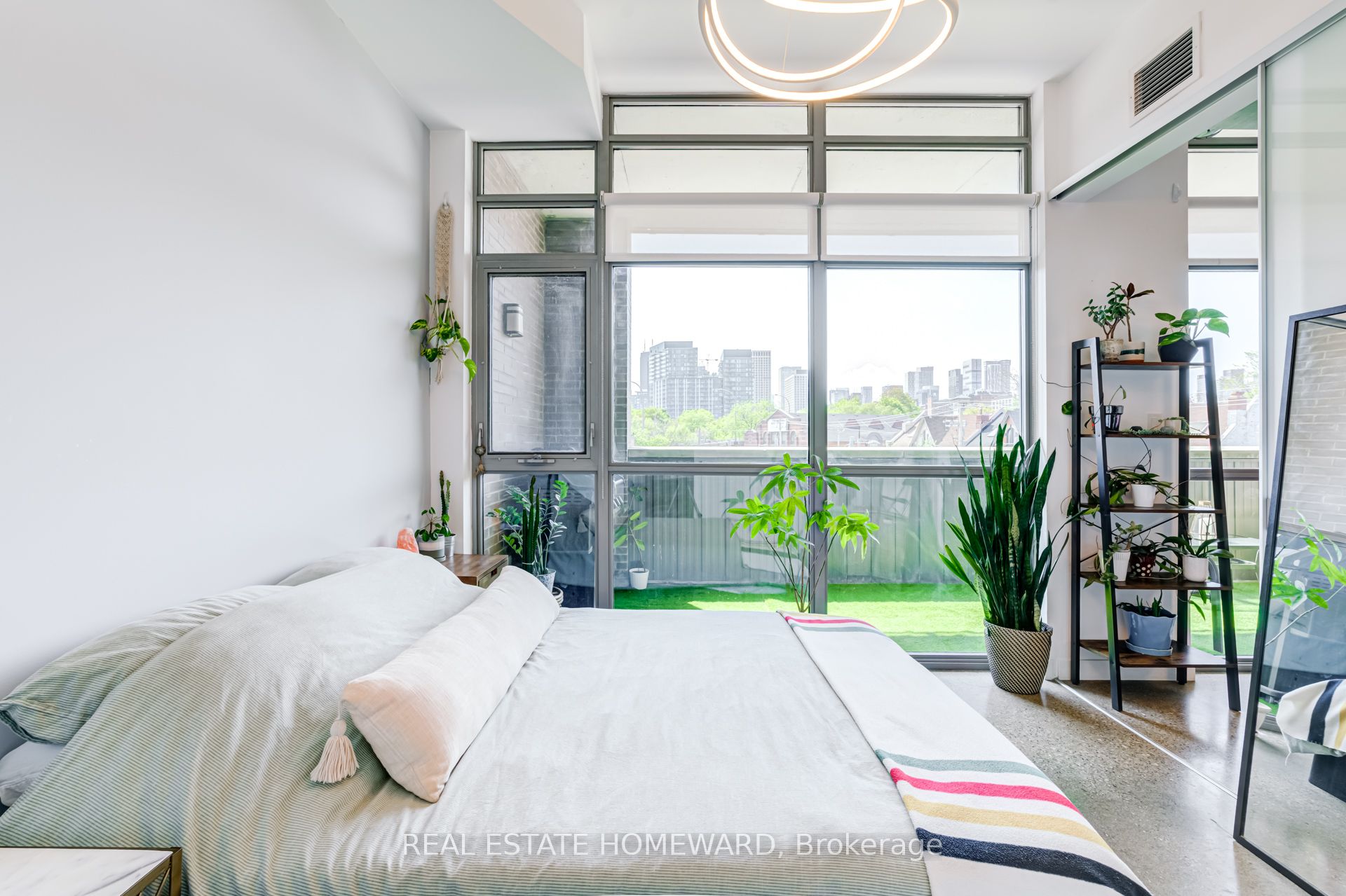 549 King Street E 310, Toronto, ON M5A 1M5