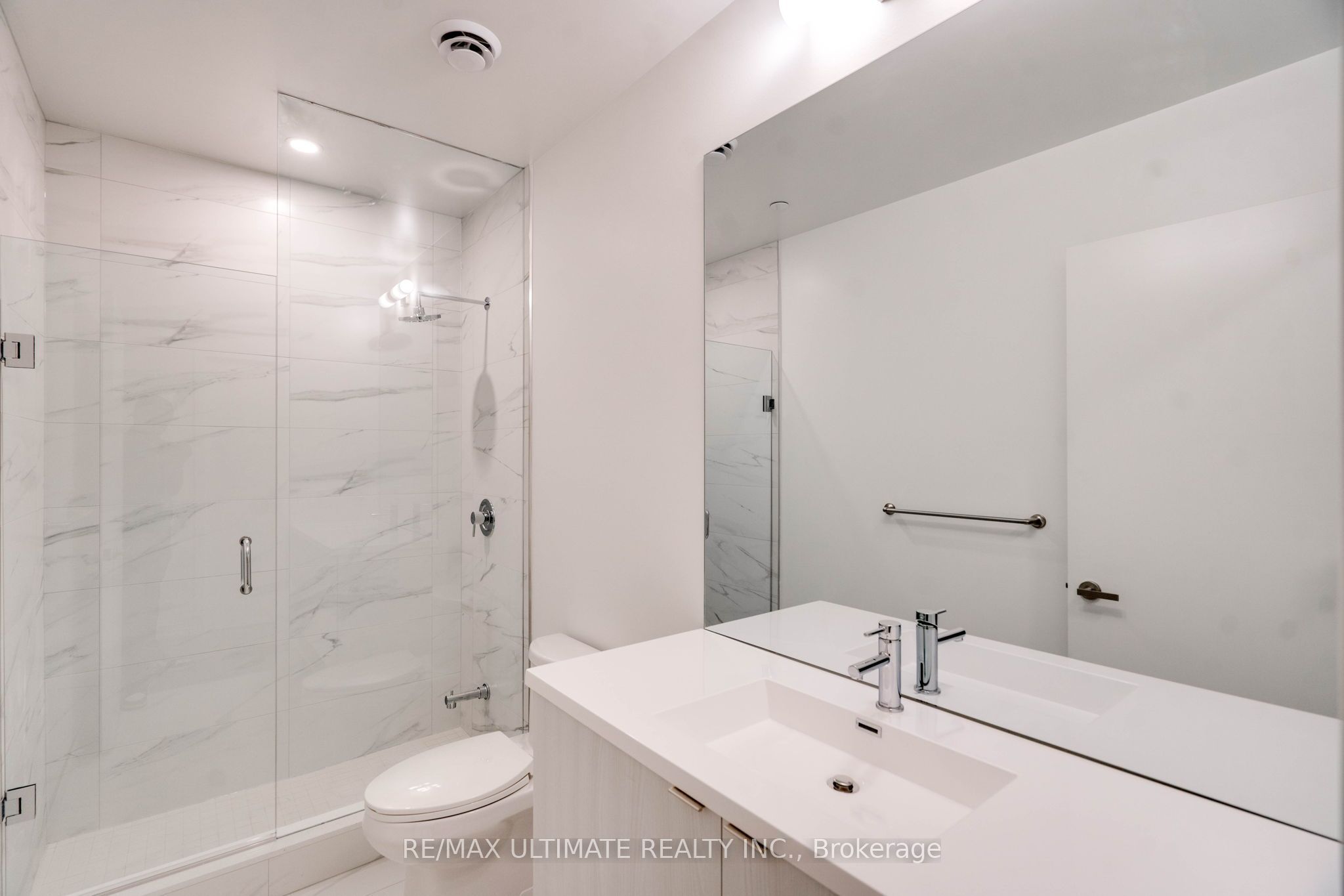 138 Downes Street 5908, Toronto, ON M5E 0E4 photo 5