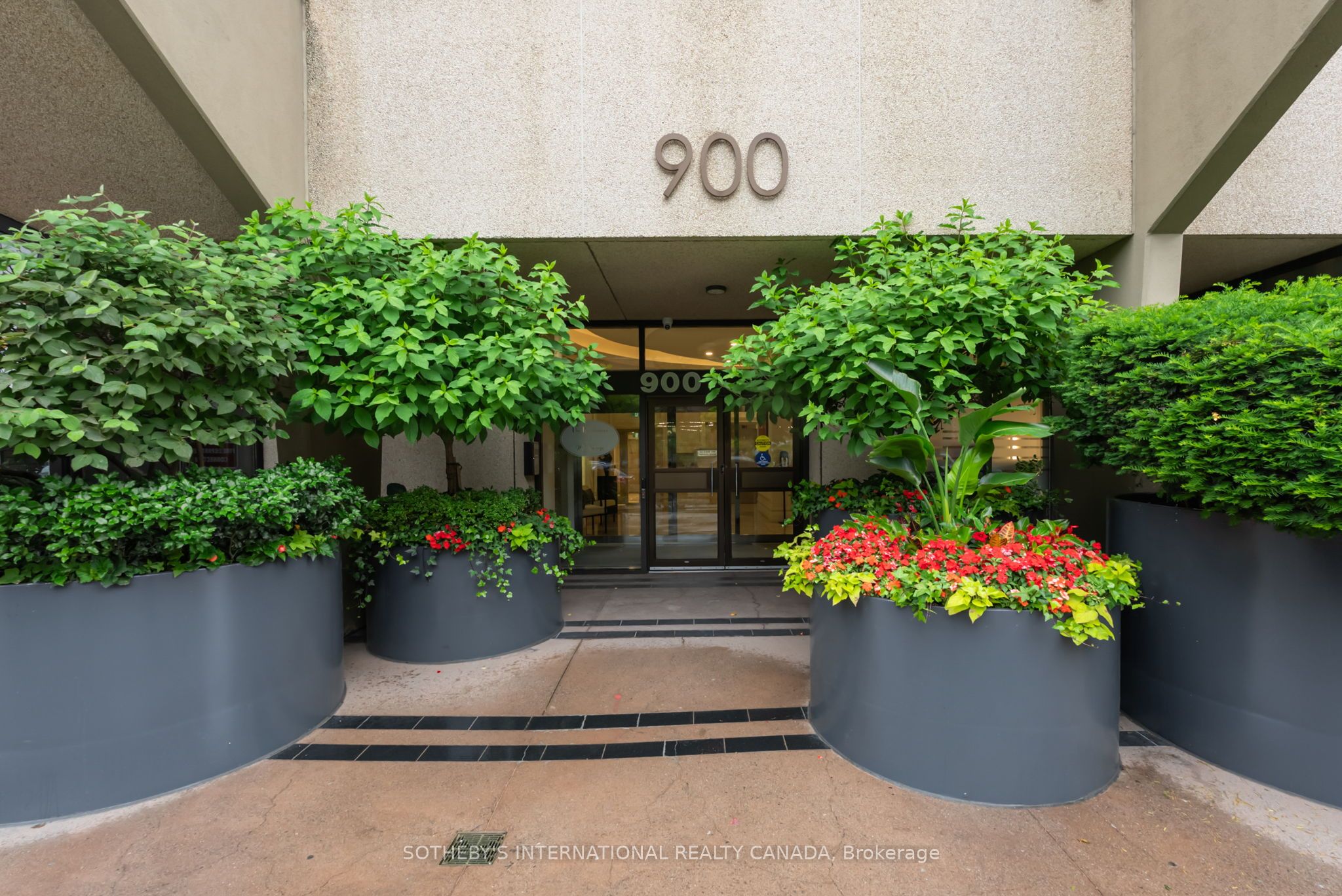 900 Yonge Street 1002, Toronto, ON M4W 3P5 photo 4