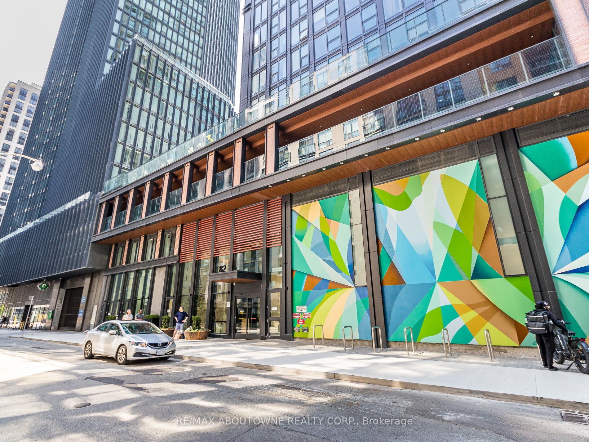 82 Dalhousie Street 3002, Toronto, ON M5B 0C5 photo 2