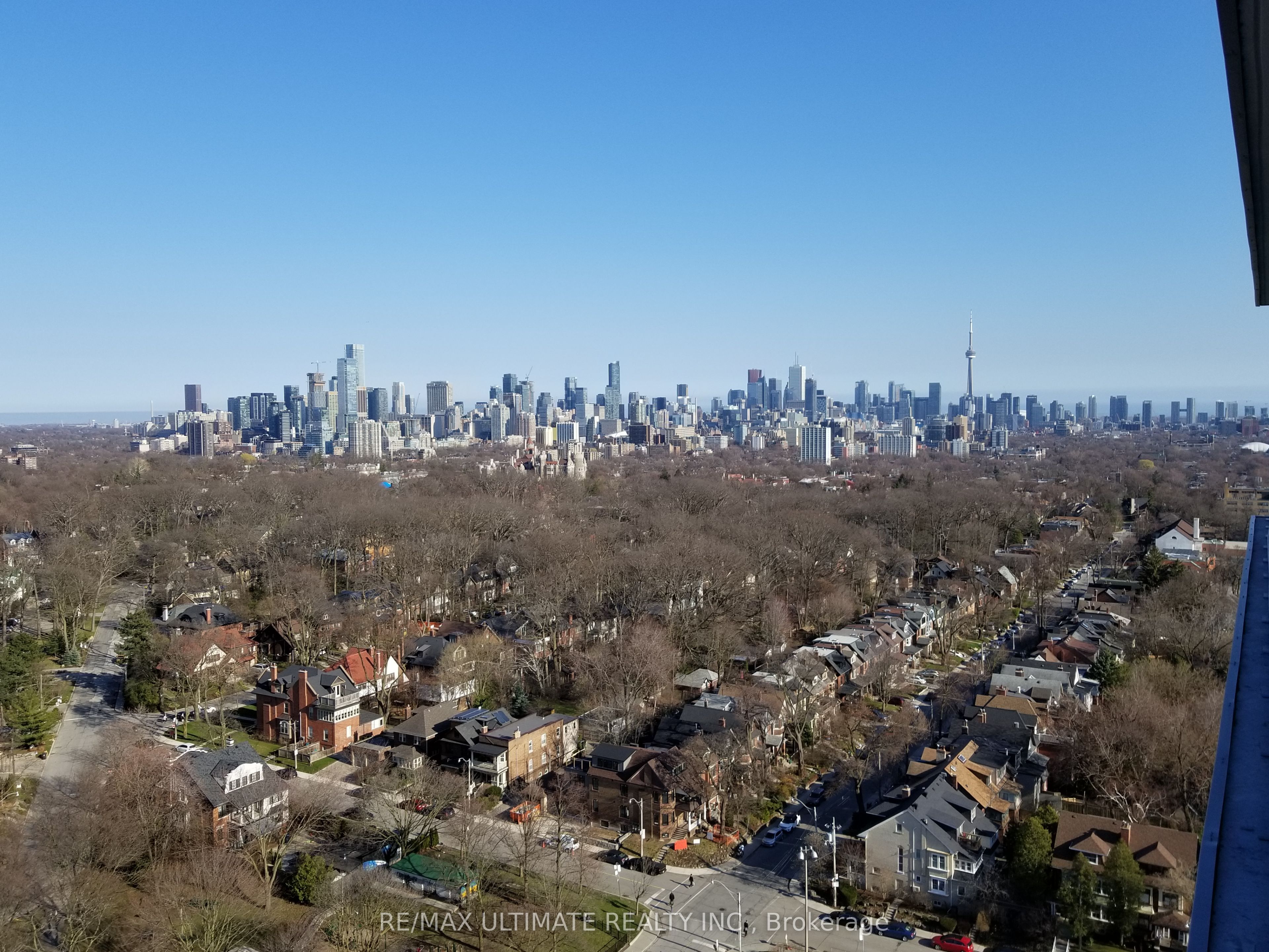 501 St Clair Avenue W 1803, Toronto, ON M5P 0A2 photo 2