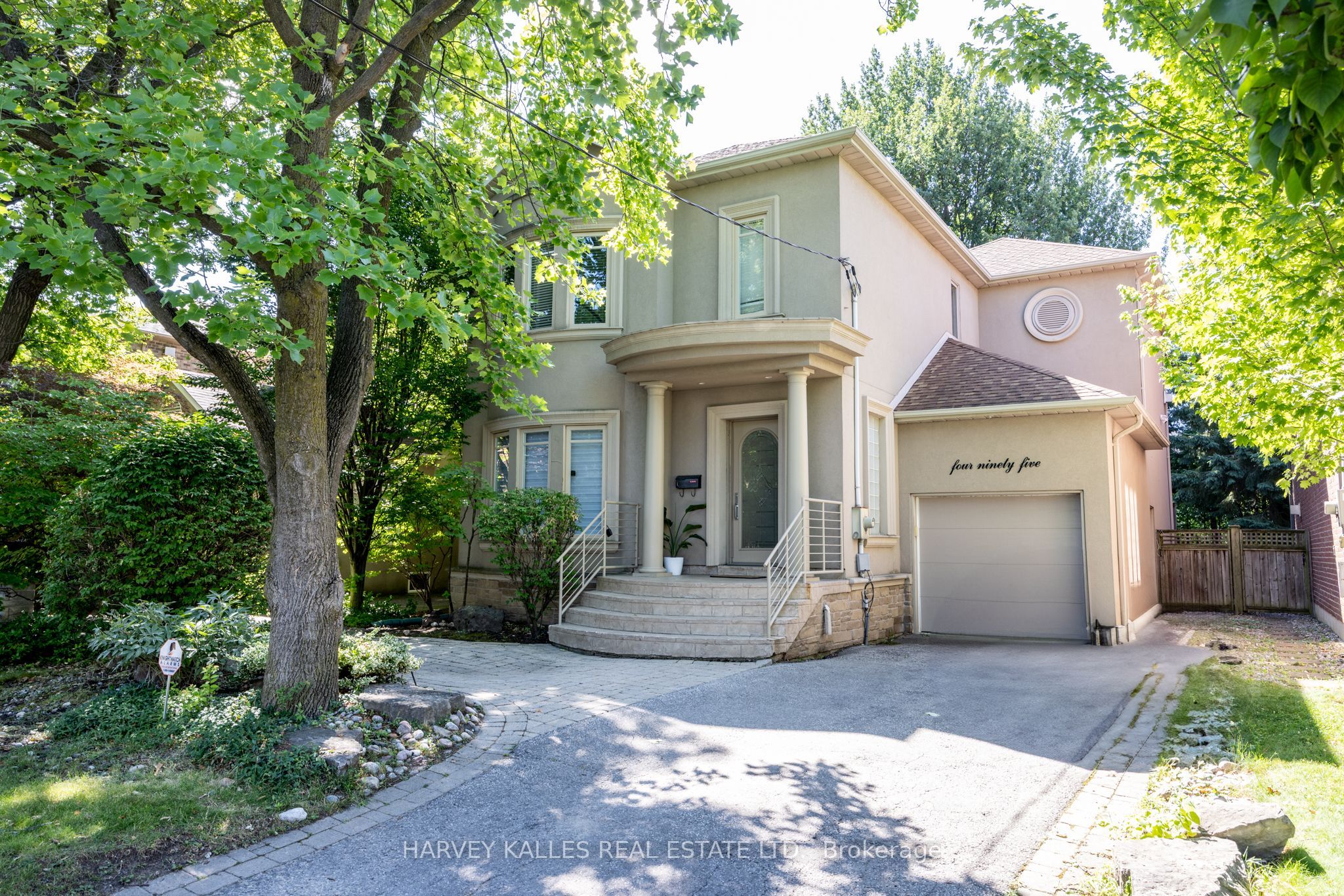 495 Deloraine Avenue, Toronto, ON M5M 2C1