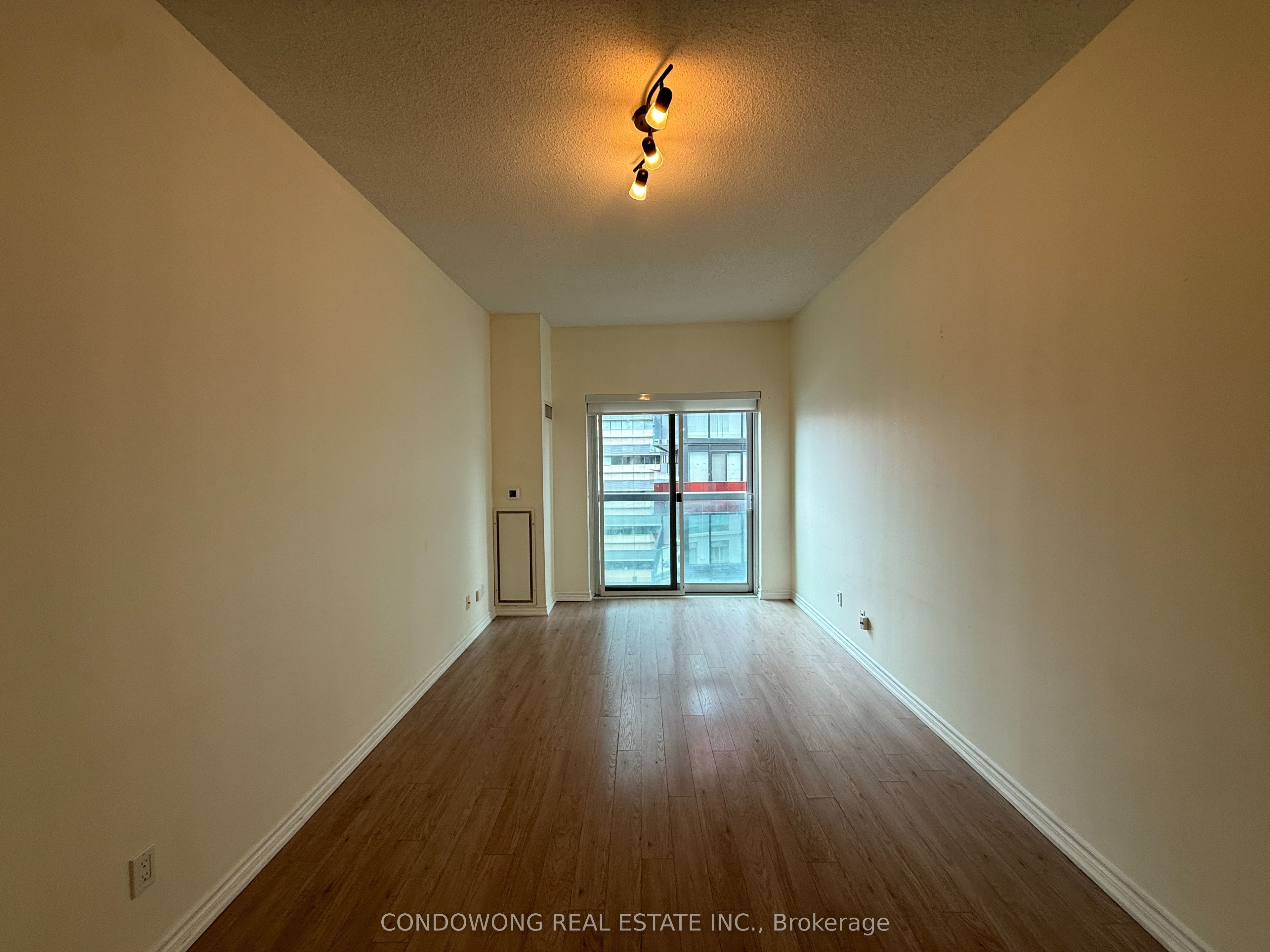 168 Simcoe Street 1118, Toronto, ON M5H 4C9 photo 2