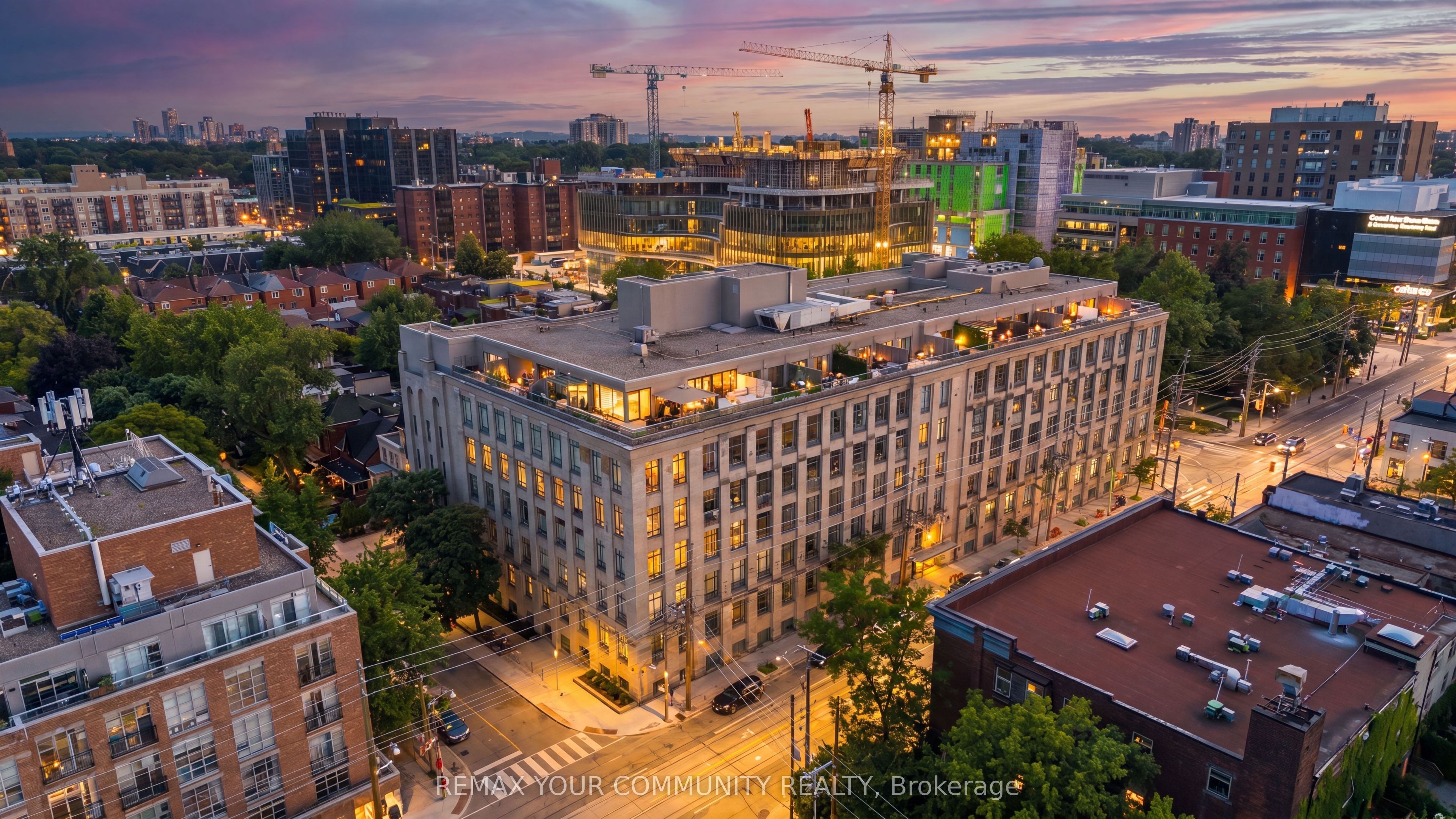993 Queen Street W 301, Toronto, ON M6J 1H2