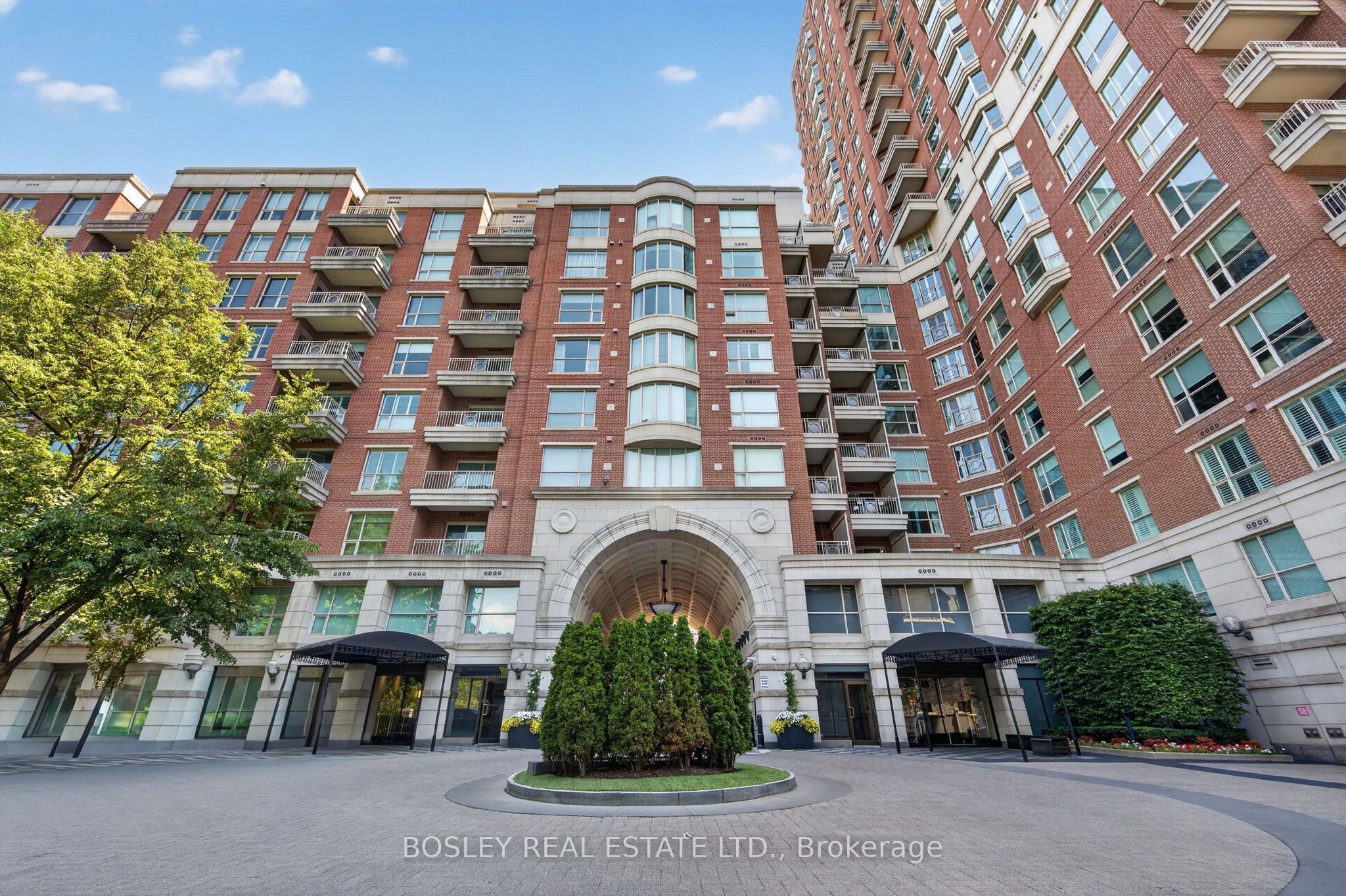 38 Avenue Road 1403, Toronto, ON M5R 2G2