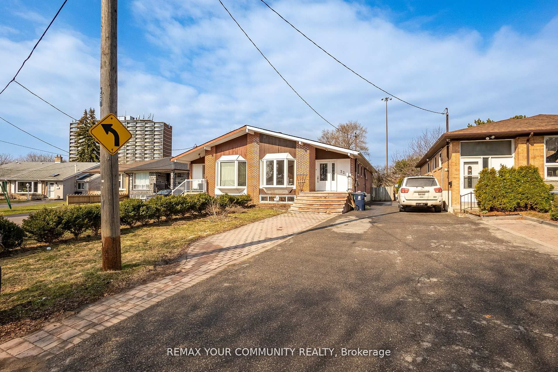 32 Marbury Crescent, Toronto, ON M3A 2G2 photo 2