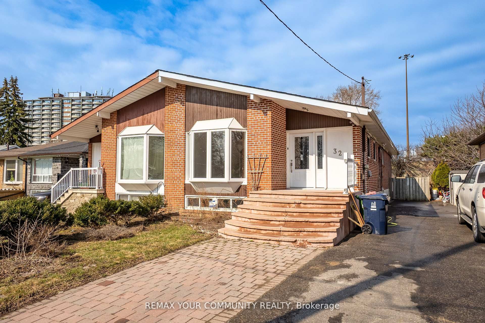 32 Marbury Crescent, Toronto, ON M3A 2G2 photo 3