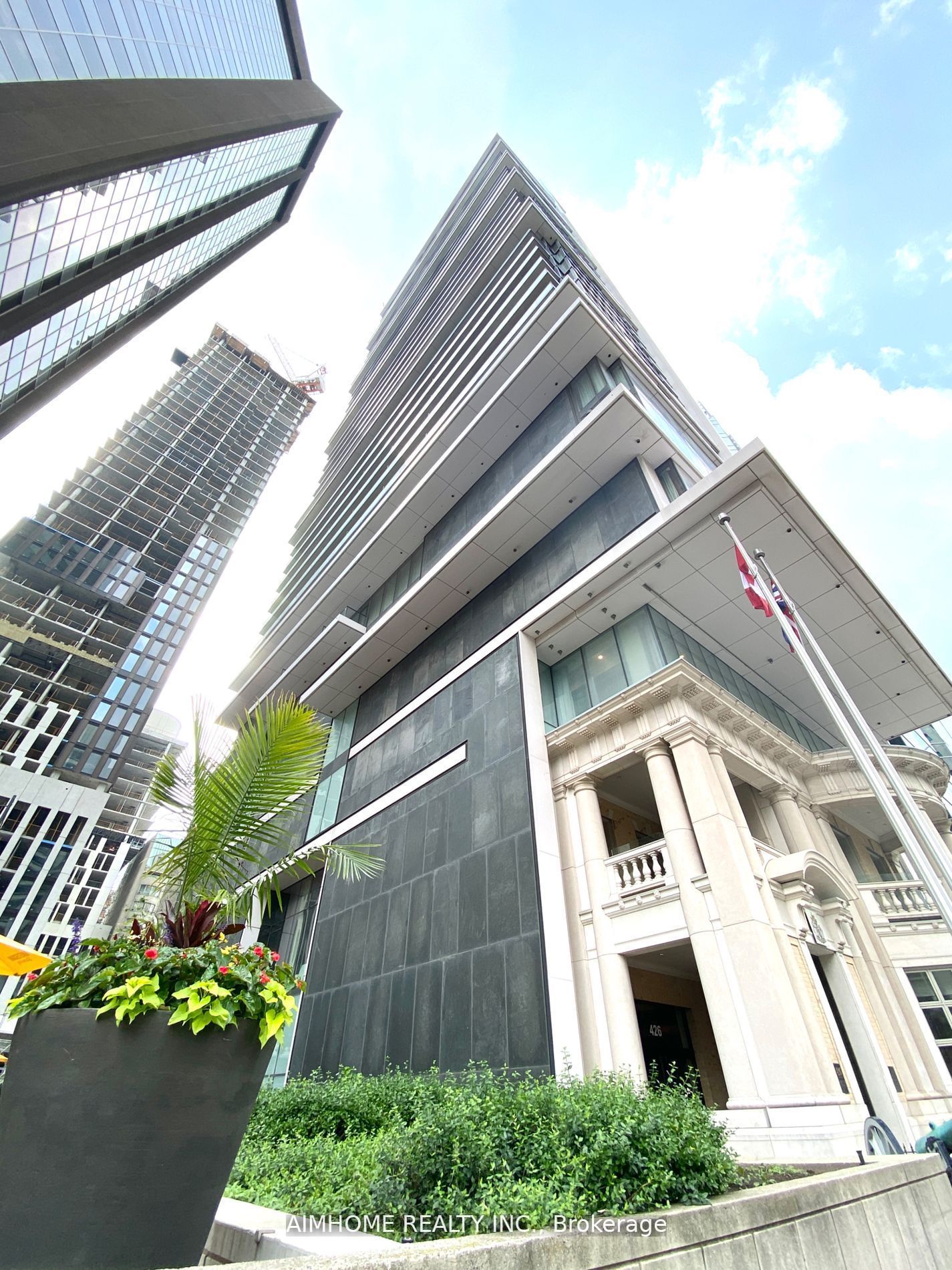 426 University Avenue 2301, Toronto, ON M5G 1S9