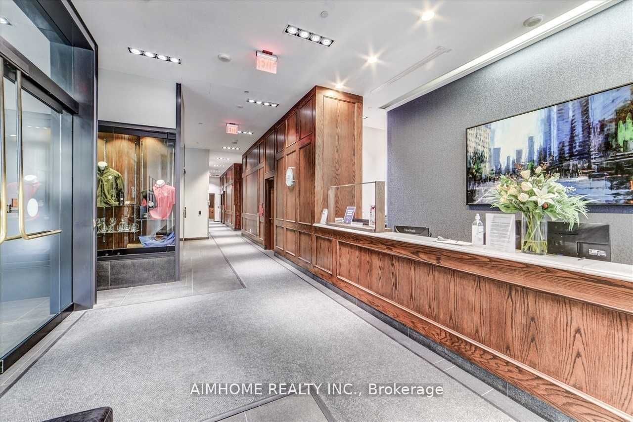 426 University Avenue 2301, Toronto, ON M5G 1S9 photo 4