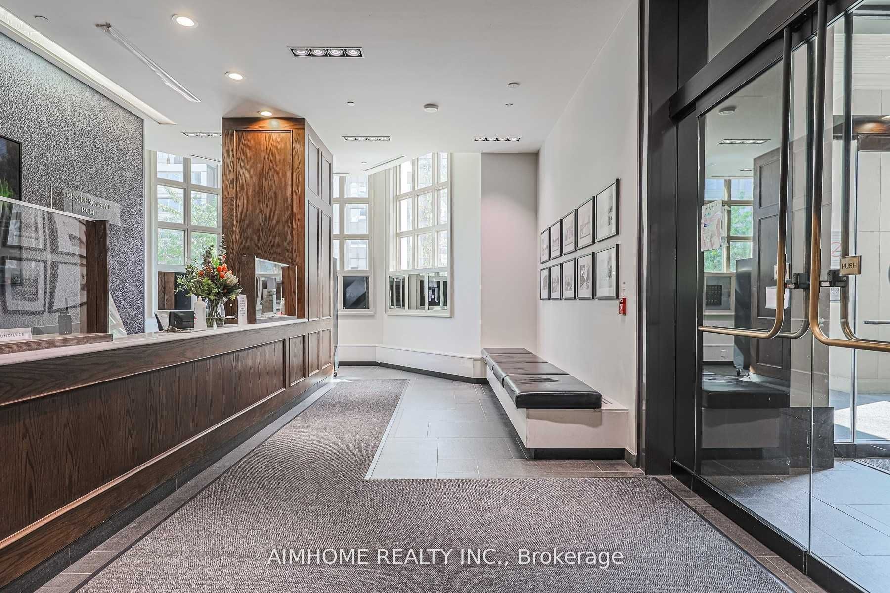 426 University Avenue 2301, Toronto, ON M5G 1S9 photo 5