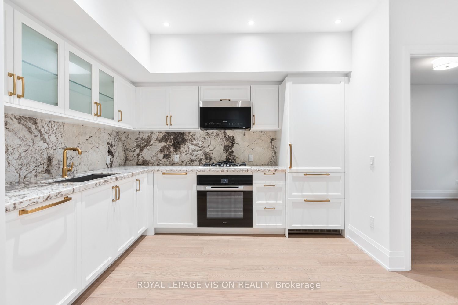 505 W Glencairn Avenue 222, Toronto, ON M6B 0B2 photo 2
