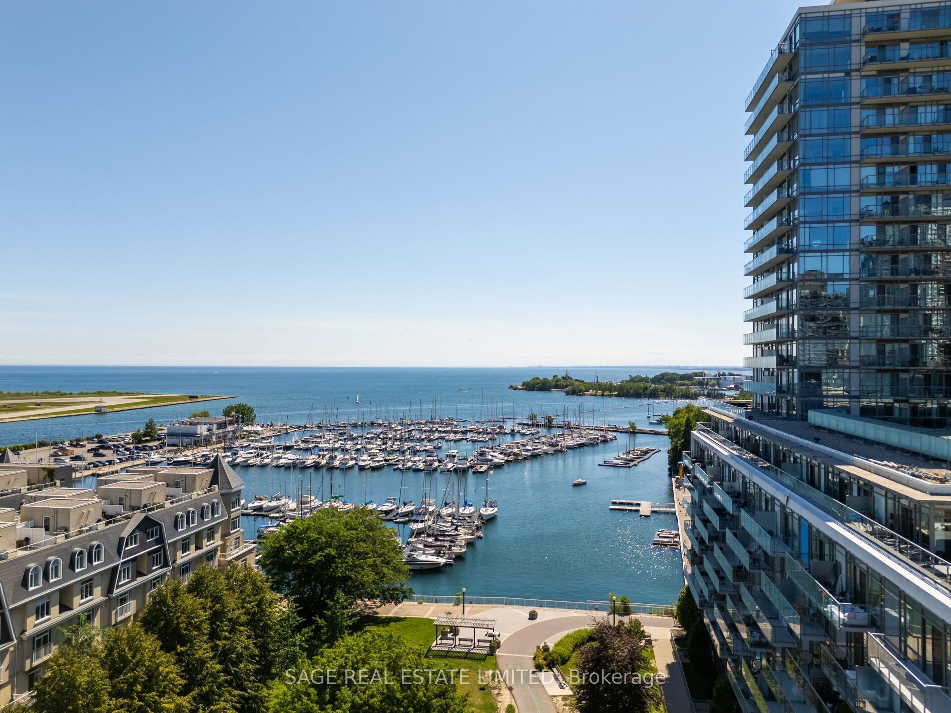 90 Stadium Road 414, Toronto, ON M5V 3W5 photo 3