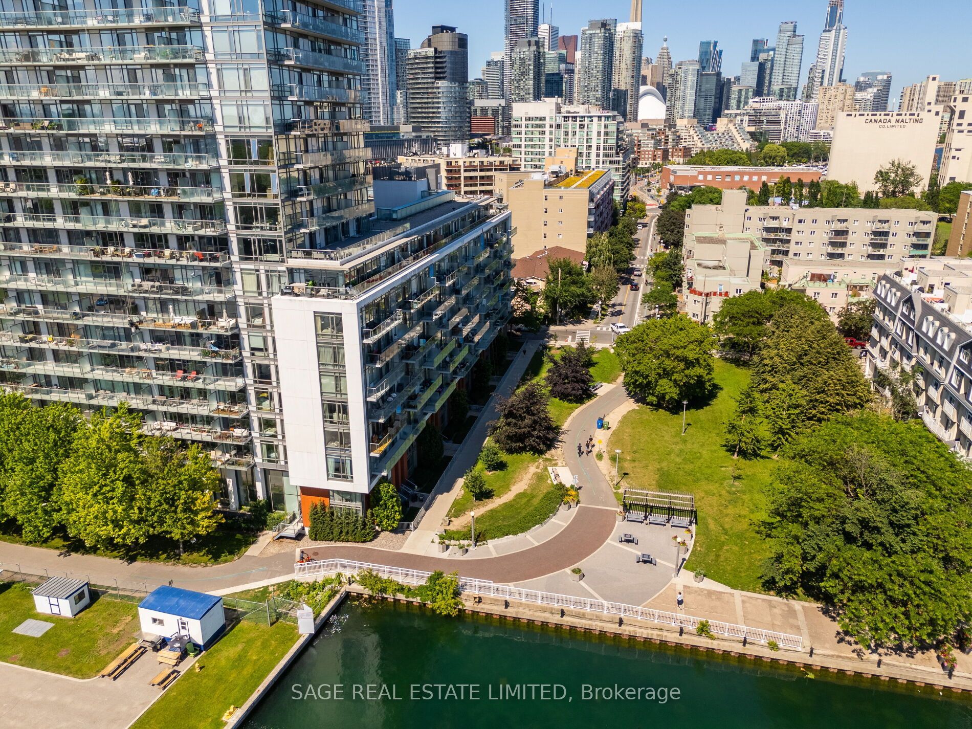 90 Stadium Road 414, Toronto, ON M5V 3W5 photo 4
