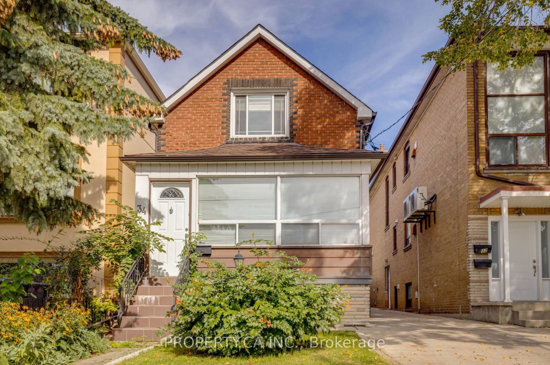 34 Ashbury Avenue, Toronto, ON M6V 1V7