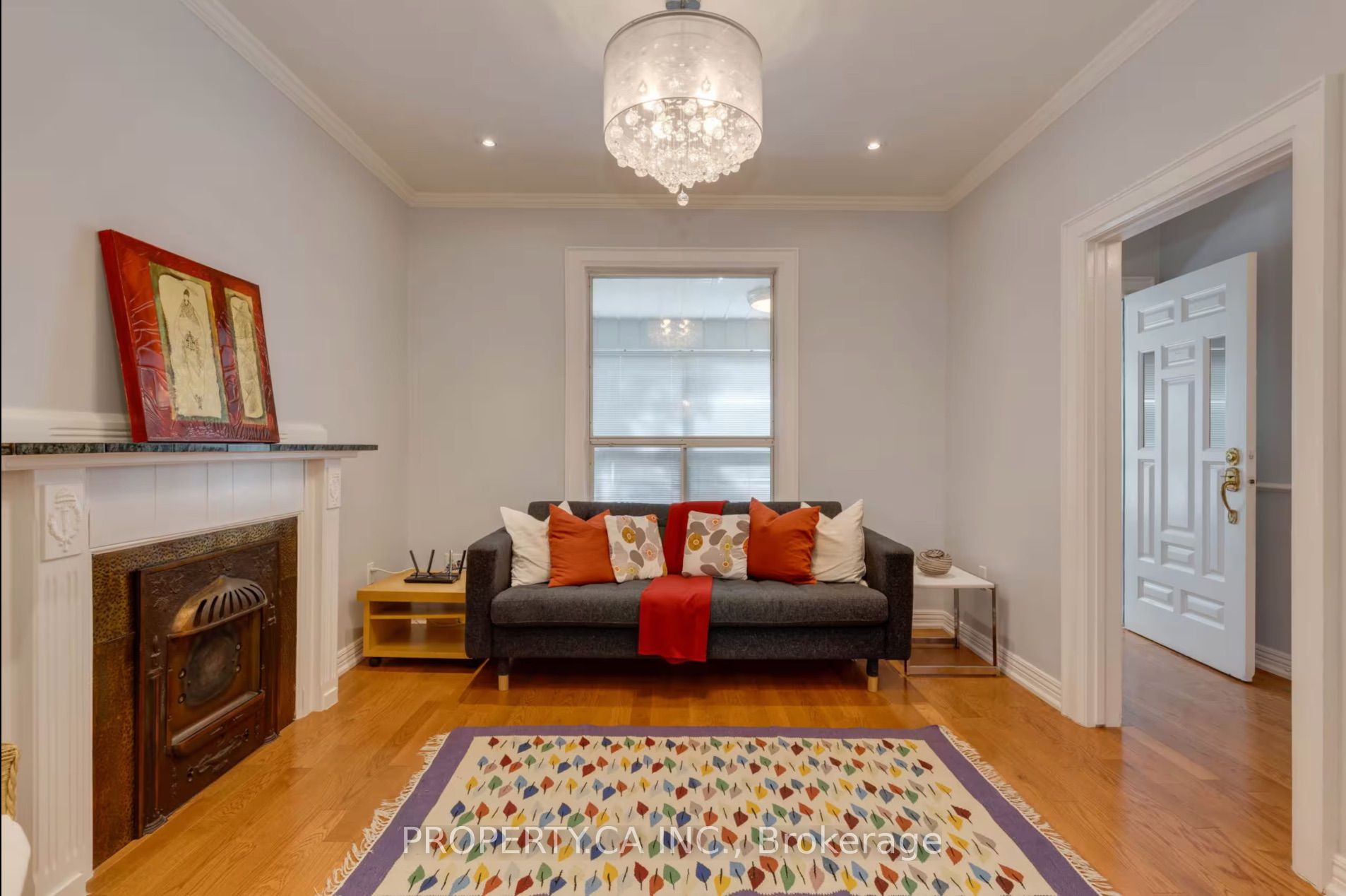 34 Ashbury Avenue, Toronto, ON M6V 1V7 photo 2