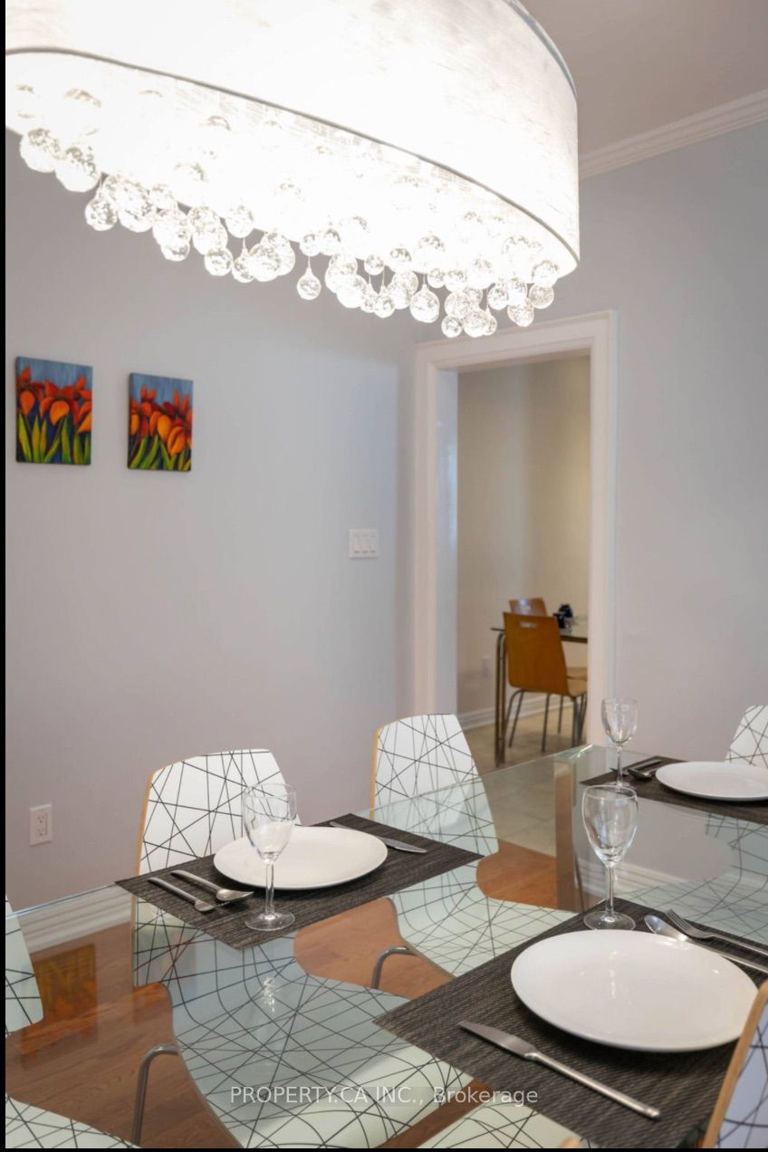 34 Ashbury Avenue, Toronto, ON M6V 1V7 photo 5