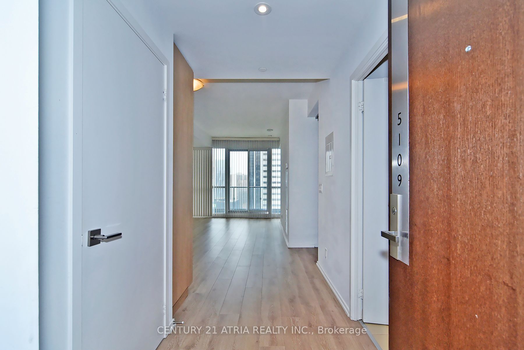 70 Temperance Street 5109, Toronto, ON M5H 4E8 photo 2