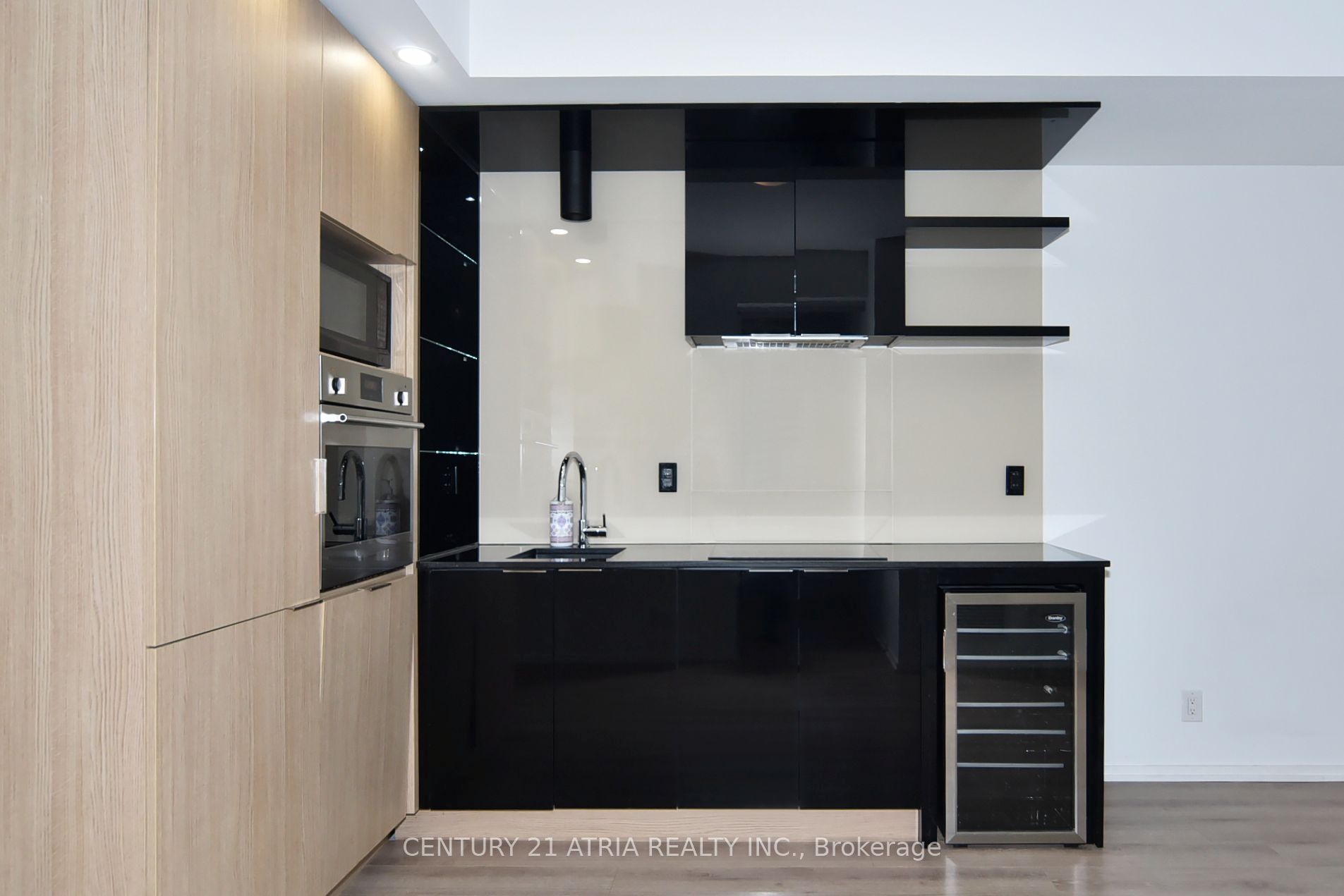 70 Temperance Street 5109, Toronto, ON M5H 4E8 photo 5