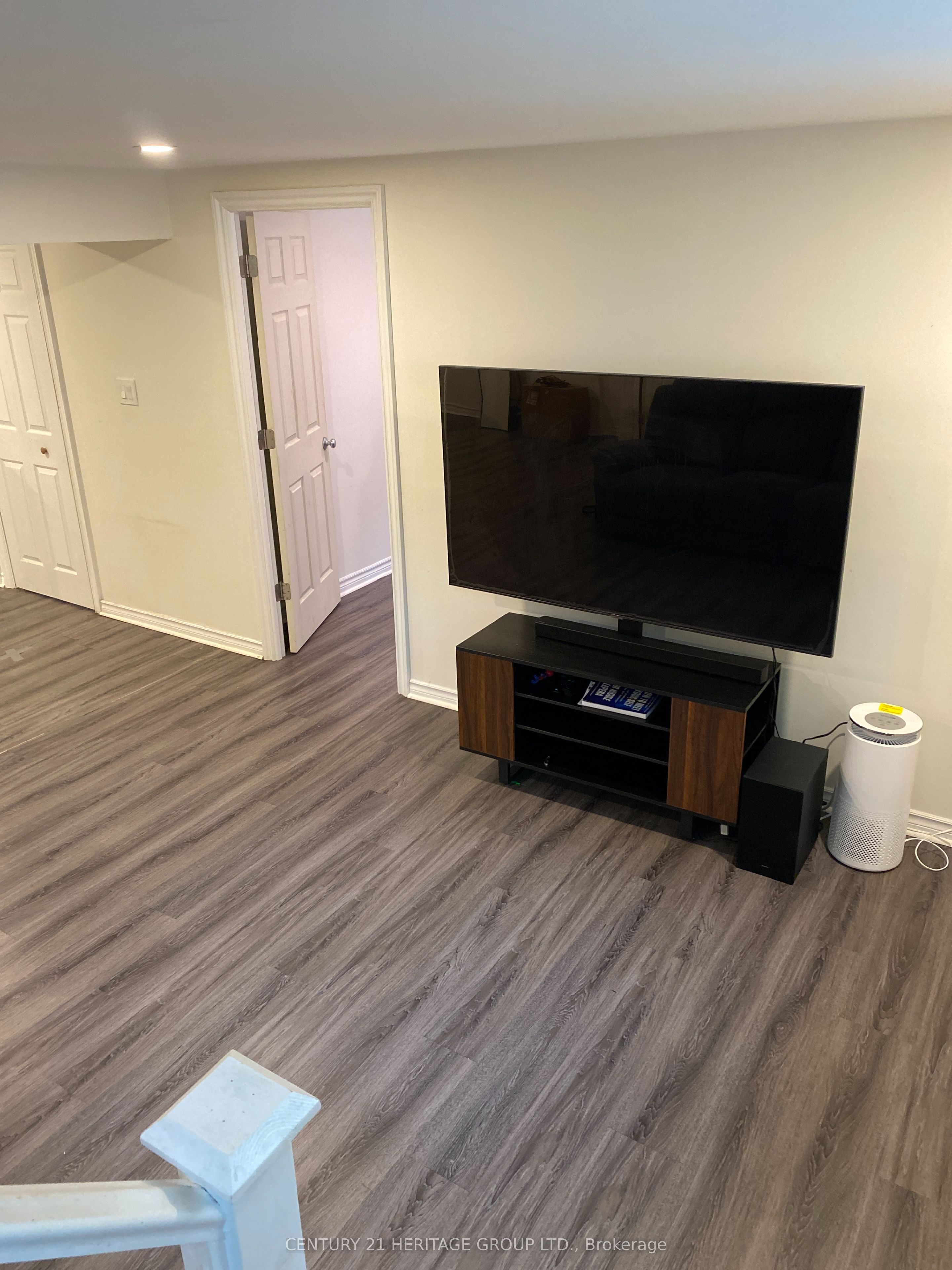 17 Gailong Court Bsmt, Toronto, ON M3A 1X7 photo 2