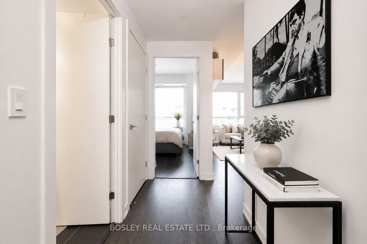 223 St Clair Avenue 209, Toronto, ON M4V 0A5 photo 4