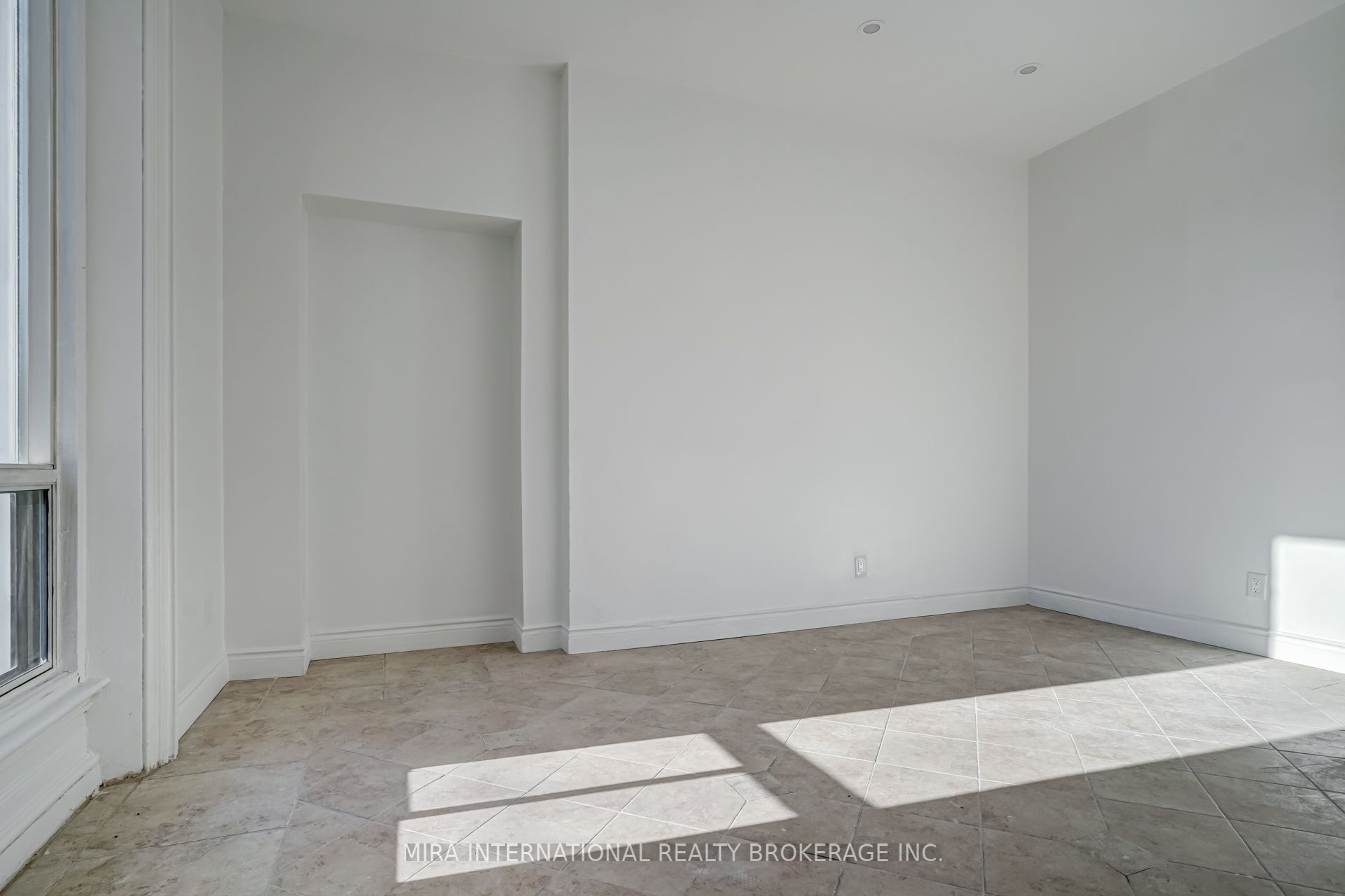 180 Sherbourne Street 103, Toronto, ON M5A 2R7 photo 5