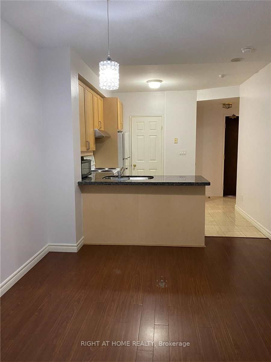 55 Bloor Street E 709, Toronto, ON M4W 3W6 photo 2