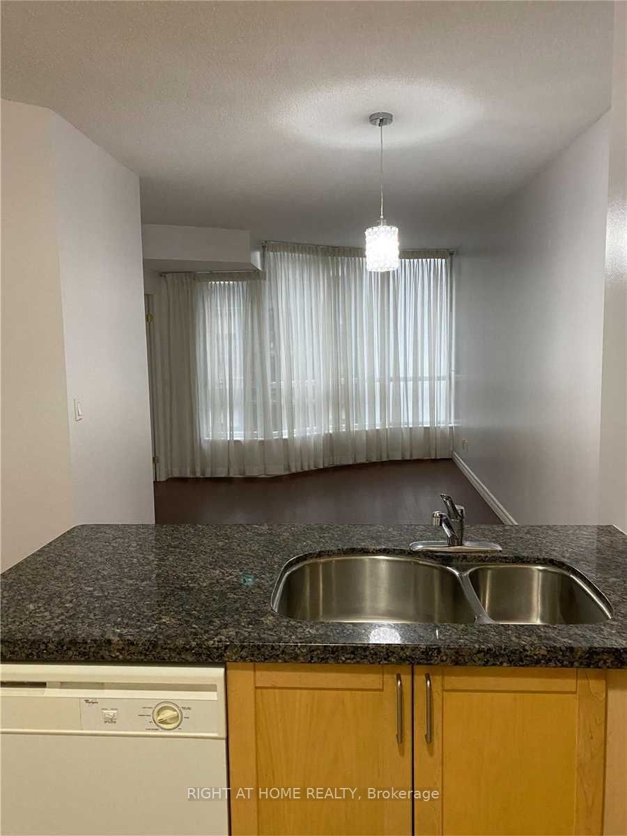 55 Bloor Street E 709, Toronto, ON M4W 3W6 photo 5