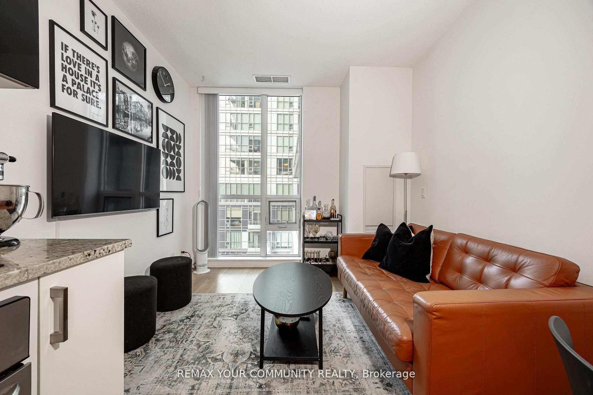 98 Lillian Street 724, Toronto, ON M4P 2Y3 photo 4