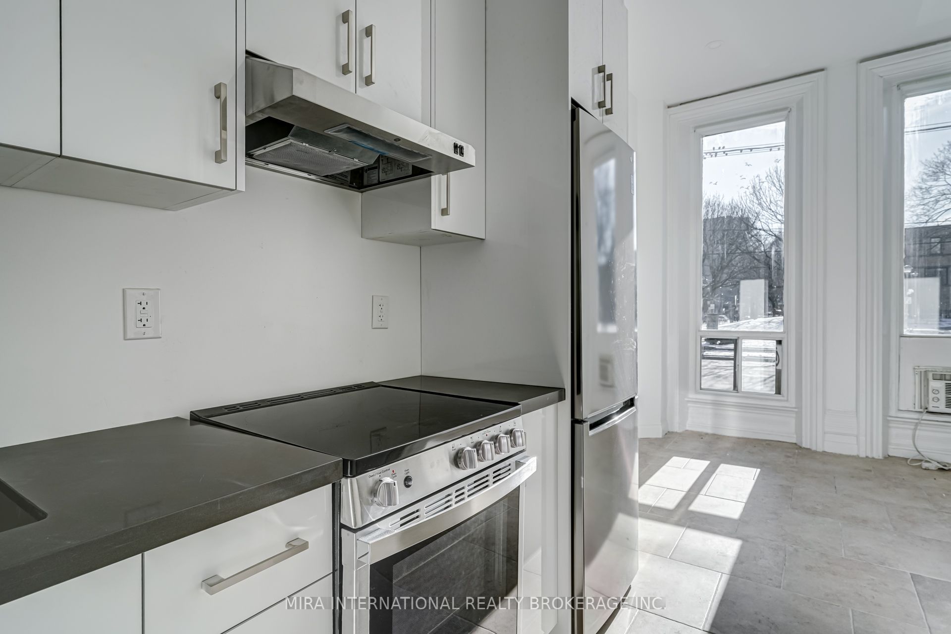 180 Sherbourne Street 102, Toronto, ON M5A 2R7 photo 2