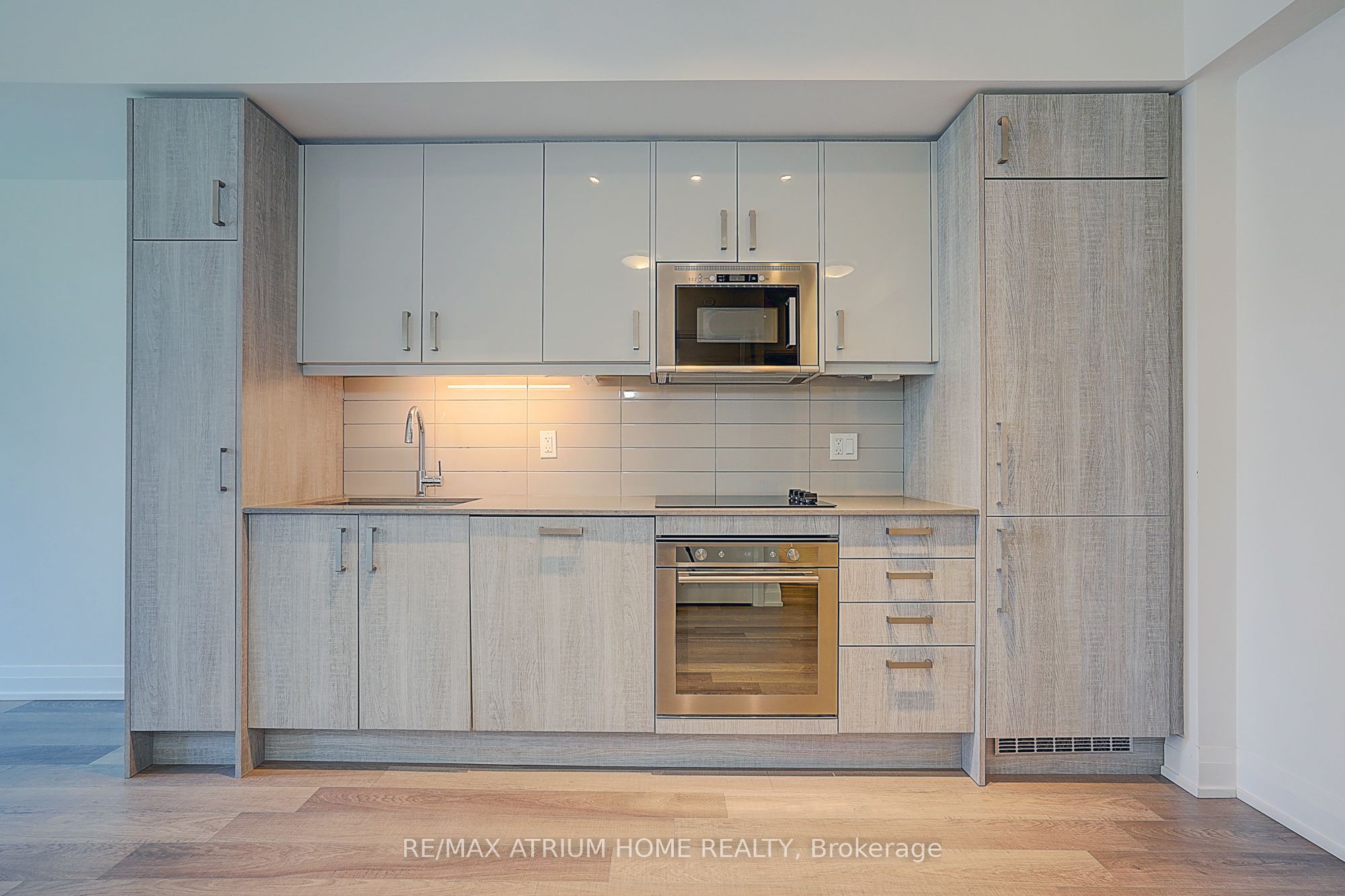 77 Mutual Street 806, Toronto, ON M5B 2A9 photo 4
