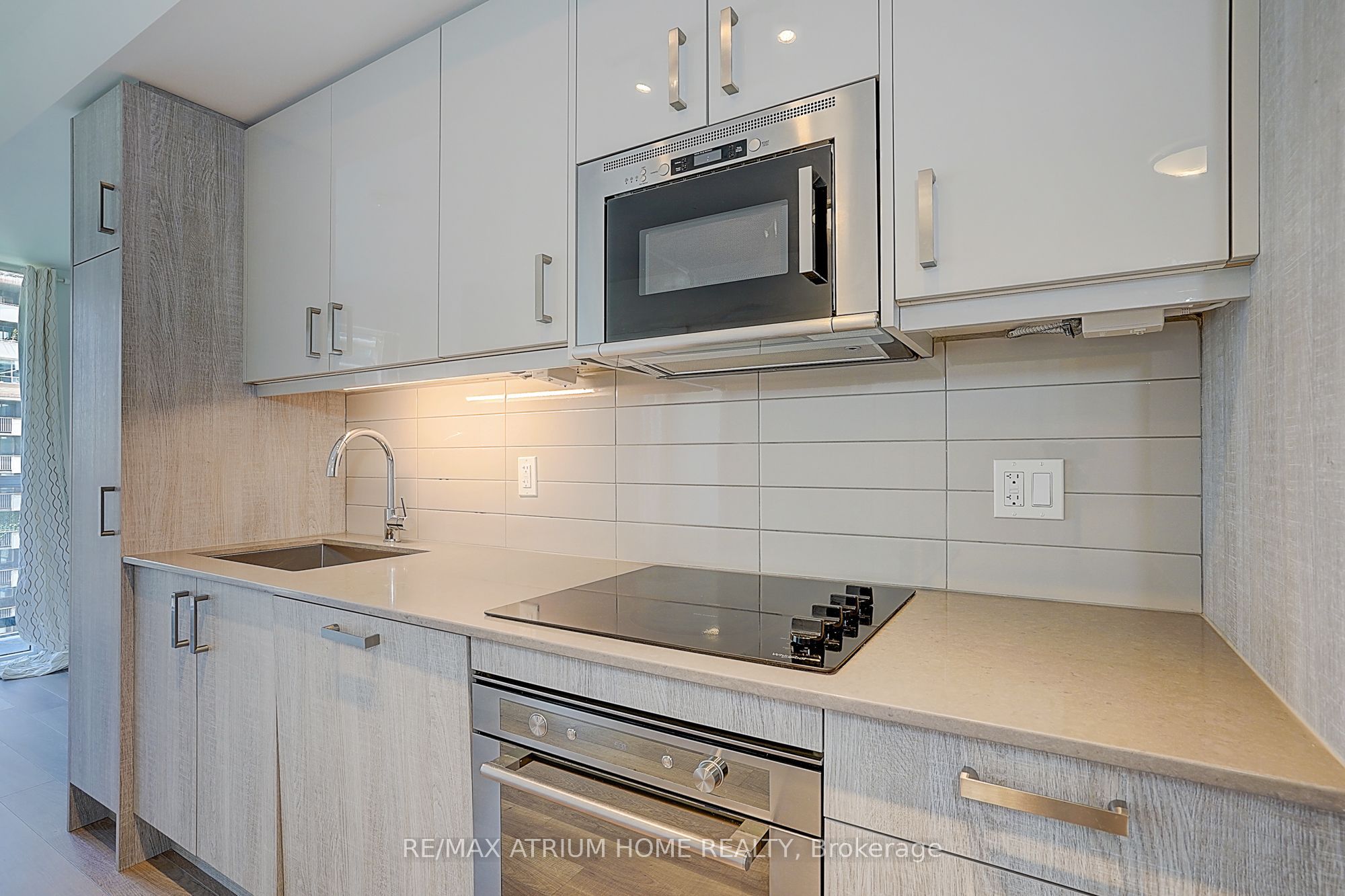 77 Mutual Street 806, Toronto, ON M5B 2A9 photo 5