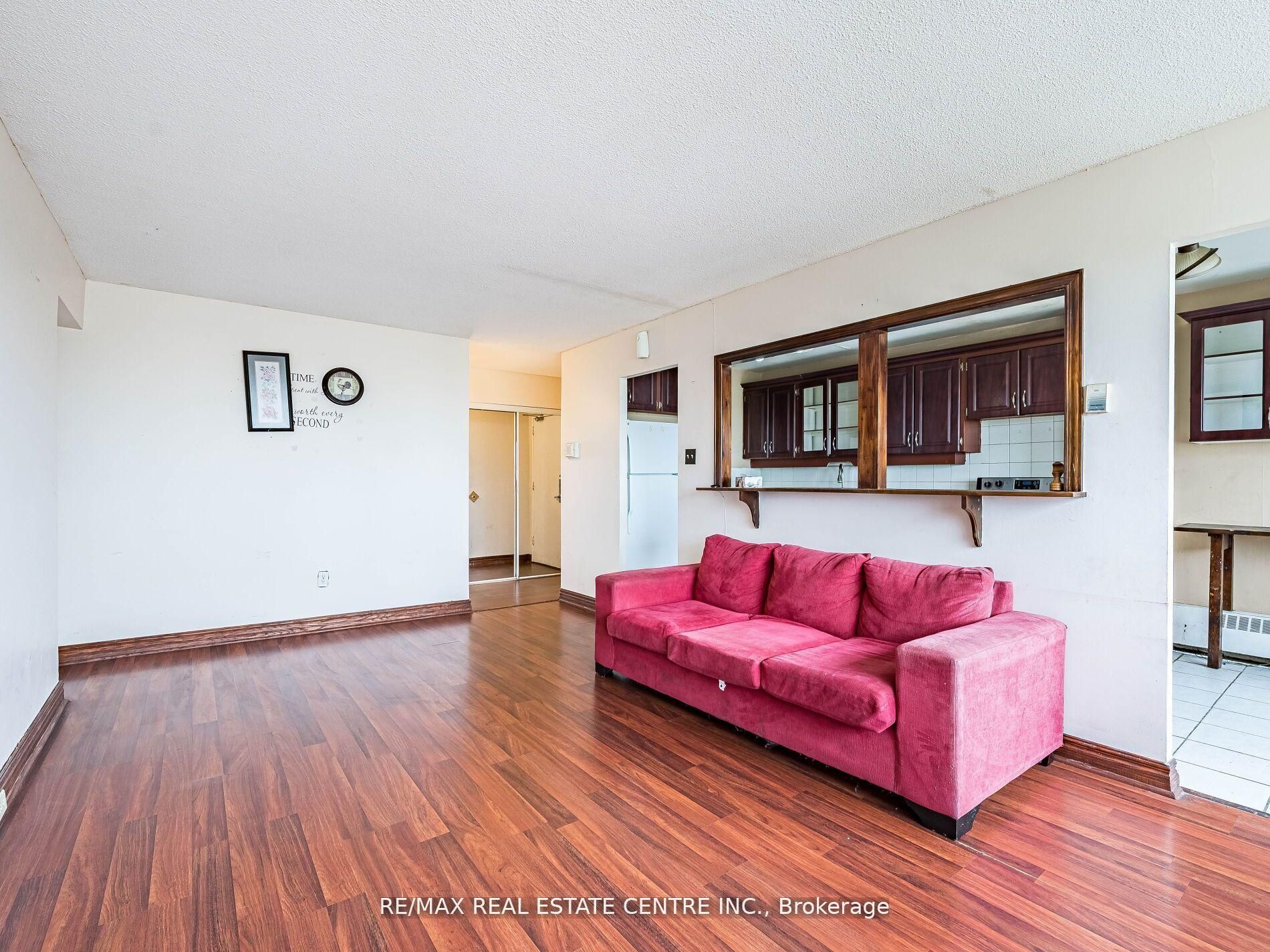 735 Don Mills Road 1806, Toronto, ON M3C 1T1 photo 5
