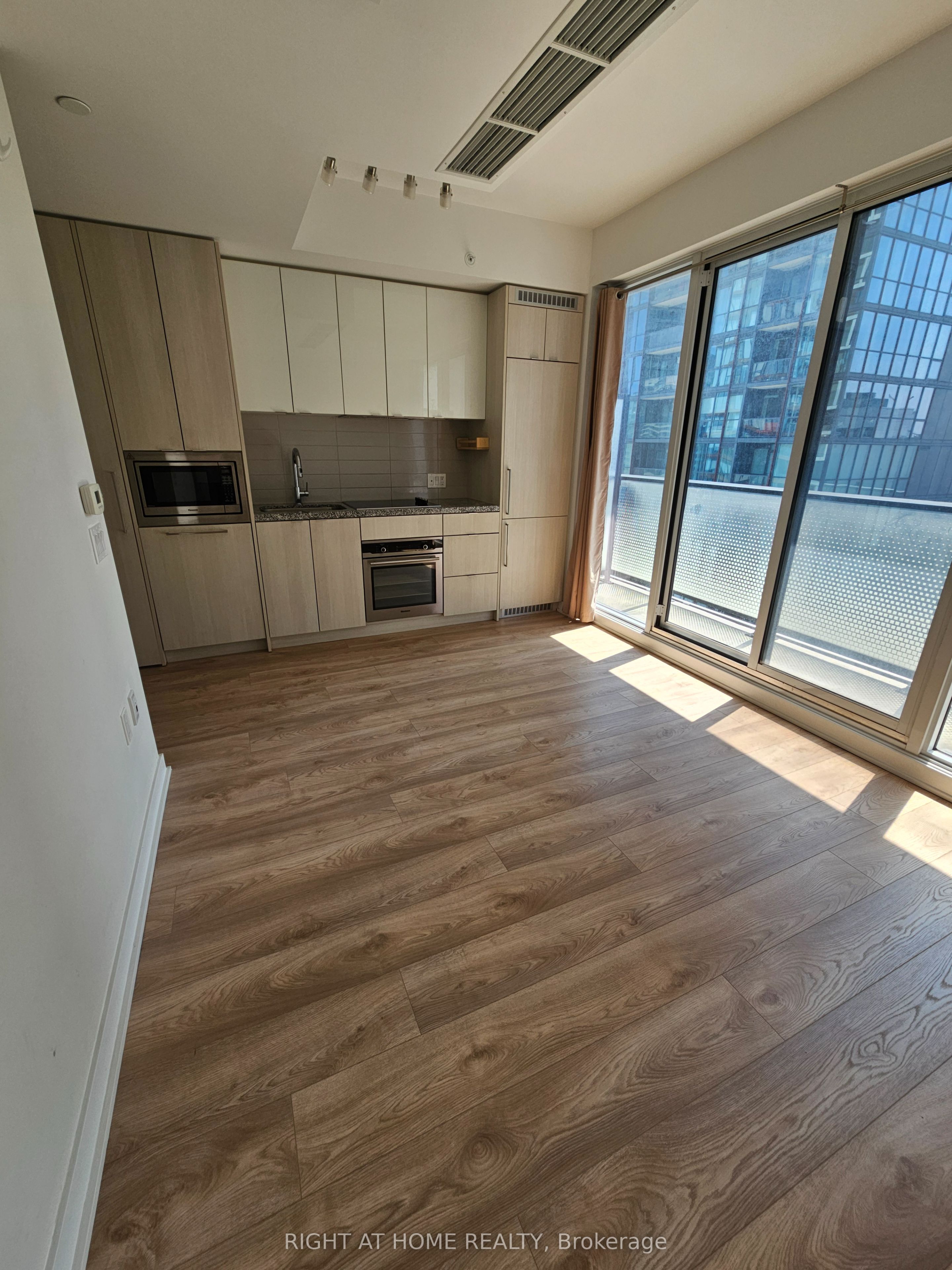 115 Blue Jays Way 4308, Toronto, ON M5V 0N4