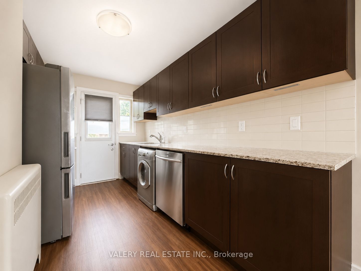 2 Sutherland Drive L24, Toronto, ON ON M4G 1G8 photo 2