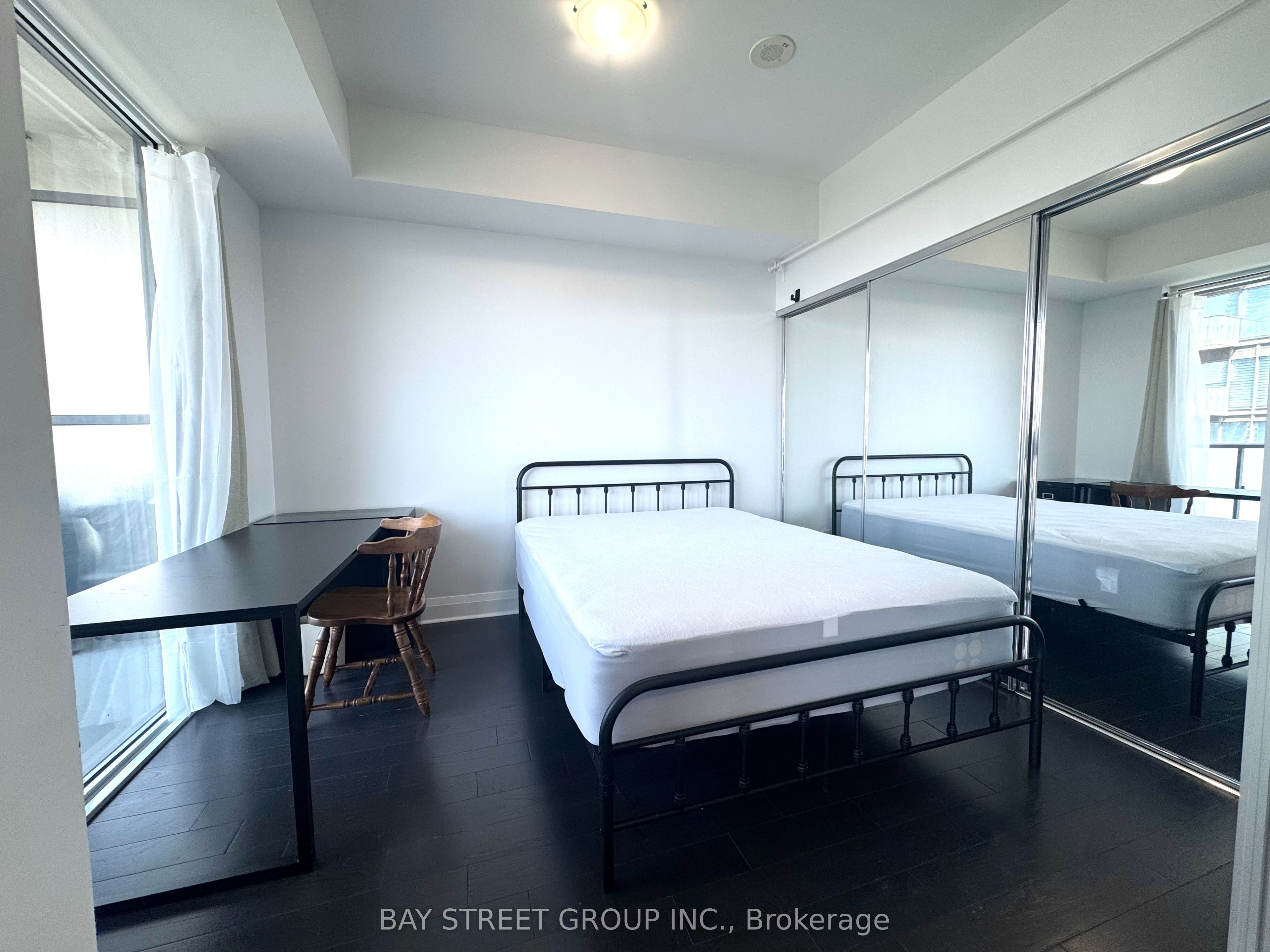 1080 Bay Street Unit 2305, Toronto, ON M5S 0A5 photo 5