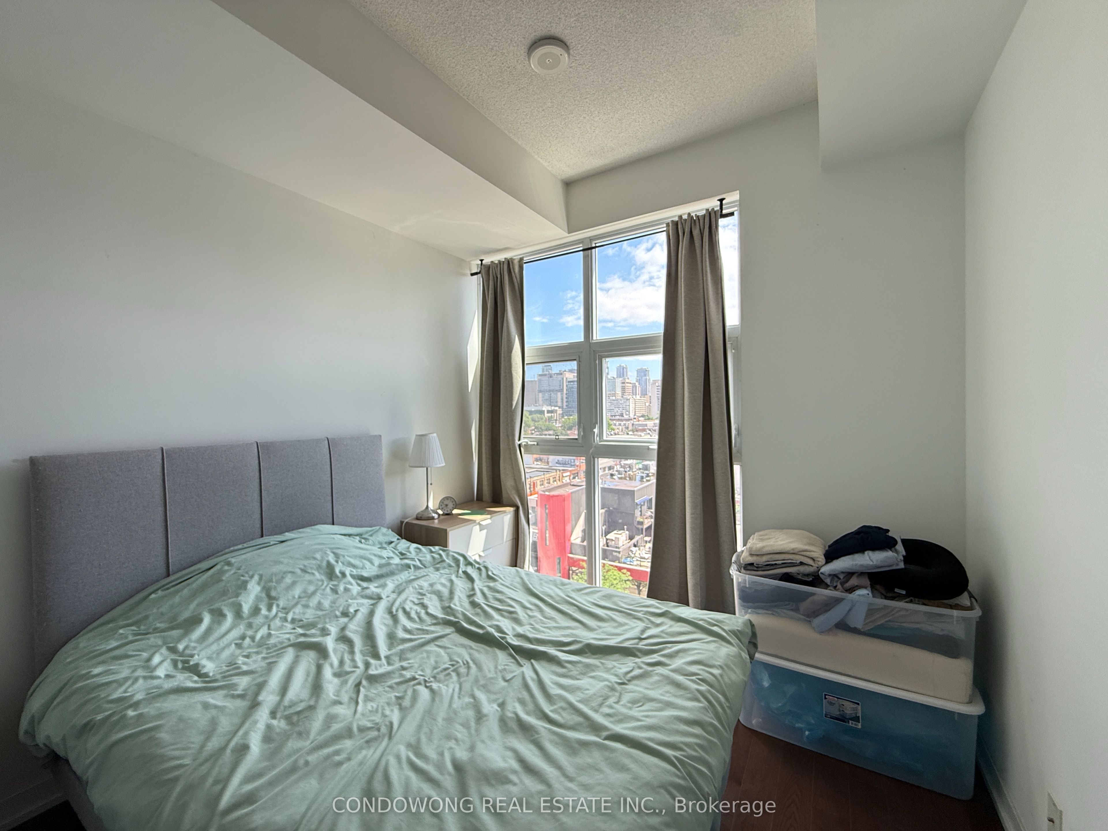 10 Willison Square 1012, Toronto, ON M5T 0A8 photo 4