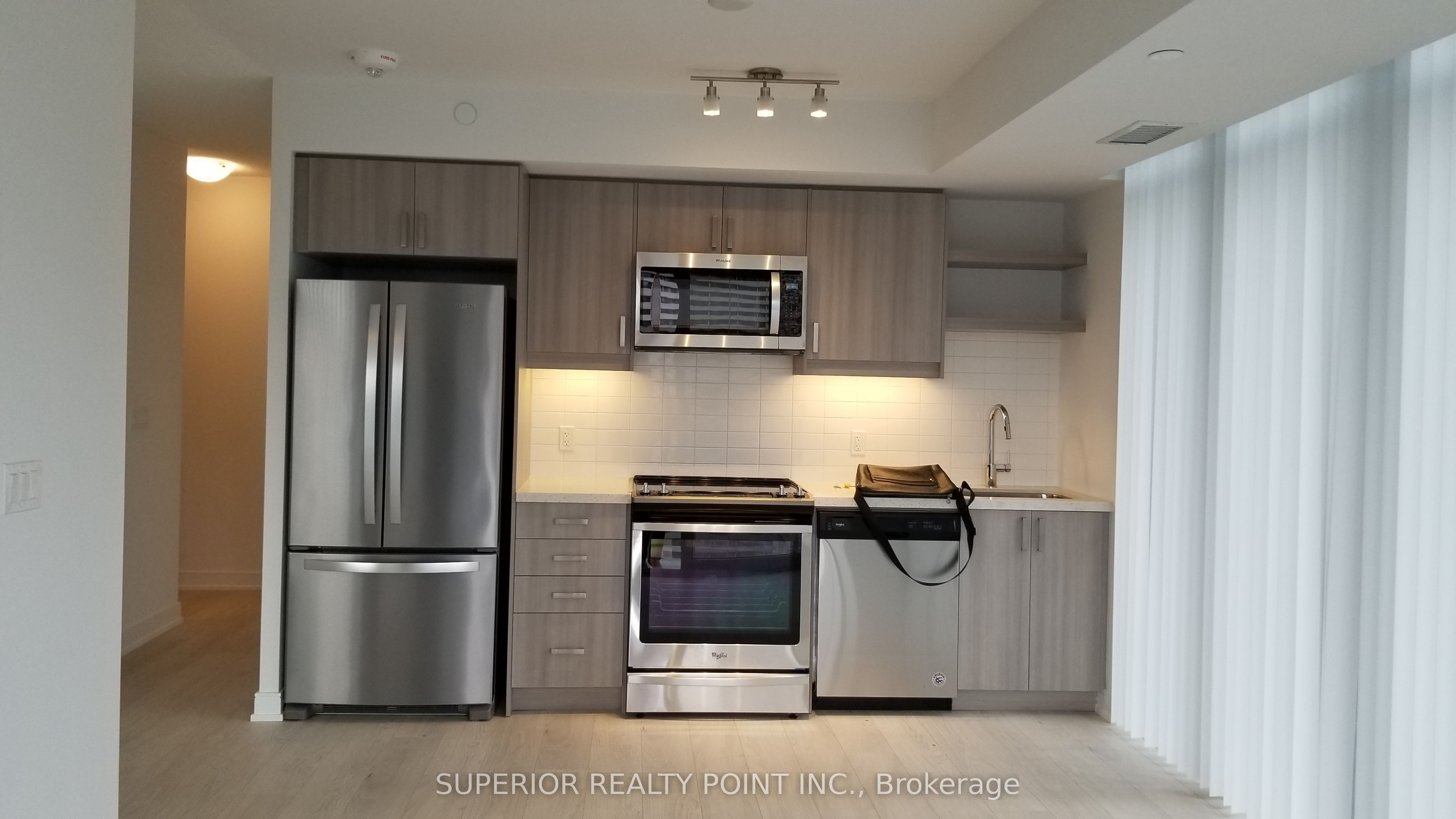 50 Wellesley Street E 2102, Toronto, ON M4Y 1G2 photo 3