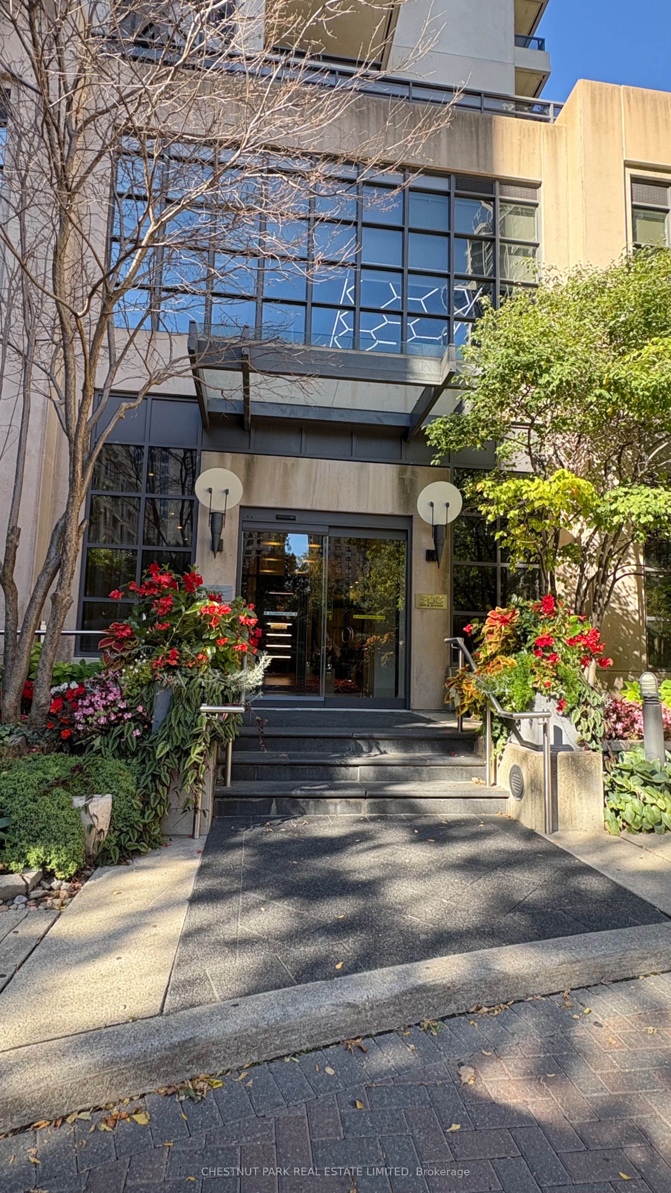 500 Doris Avenue Th3, Toronto, ON M2N 0C1 photo 2