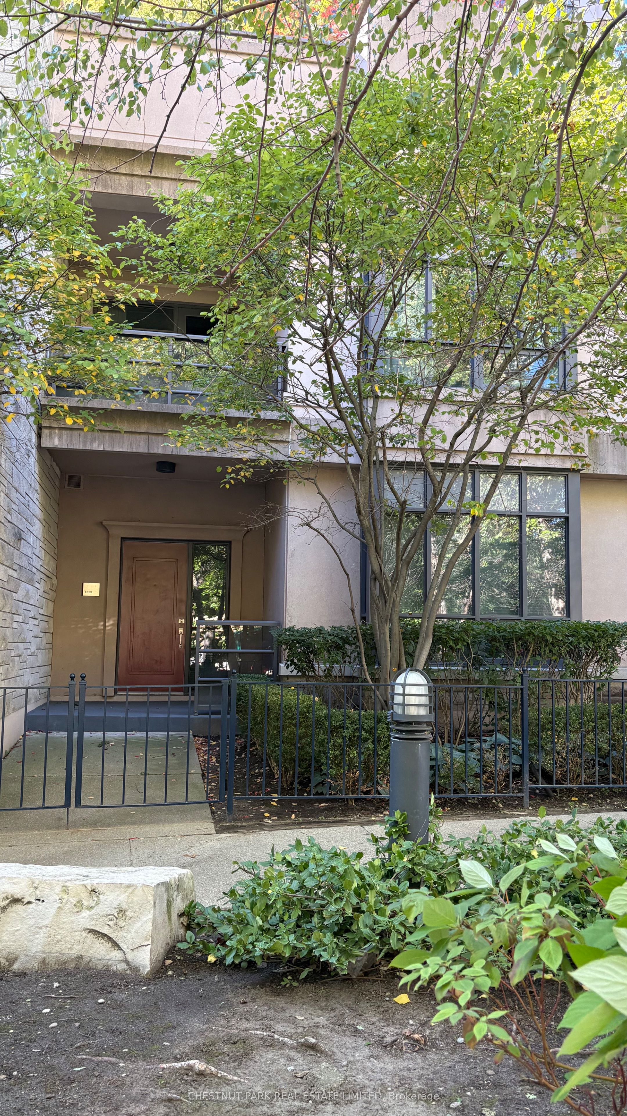 500 Doris Avenue Th3, Toronto, ON M2N 0C1 photo 3