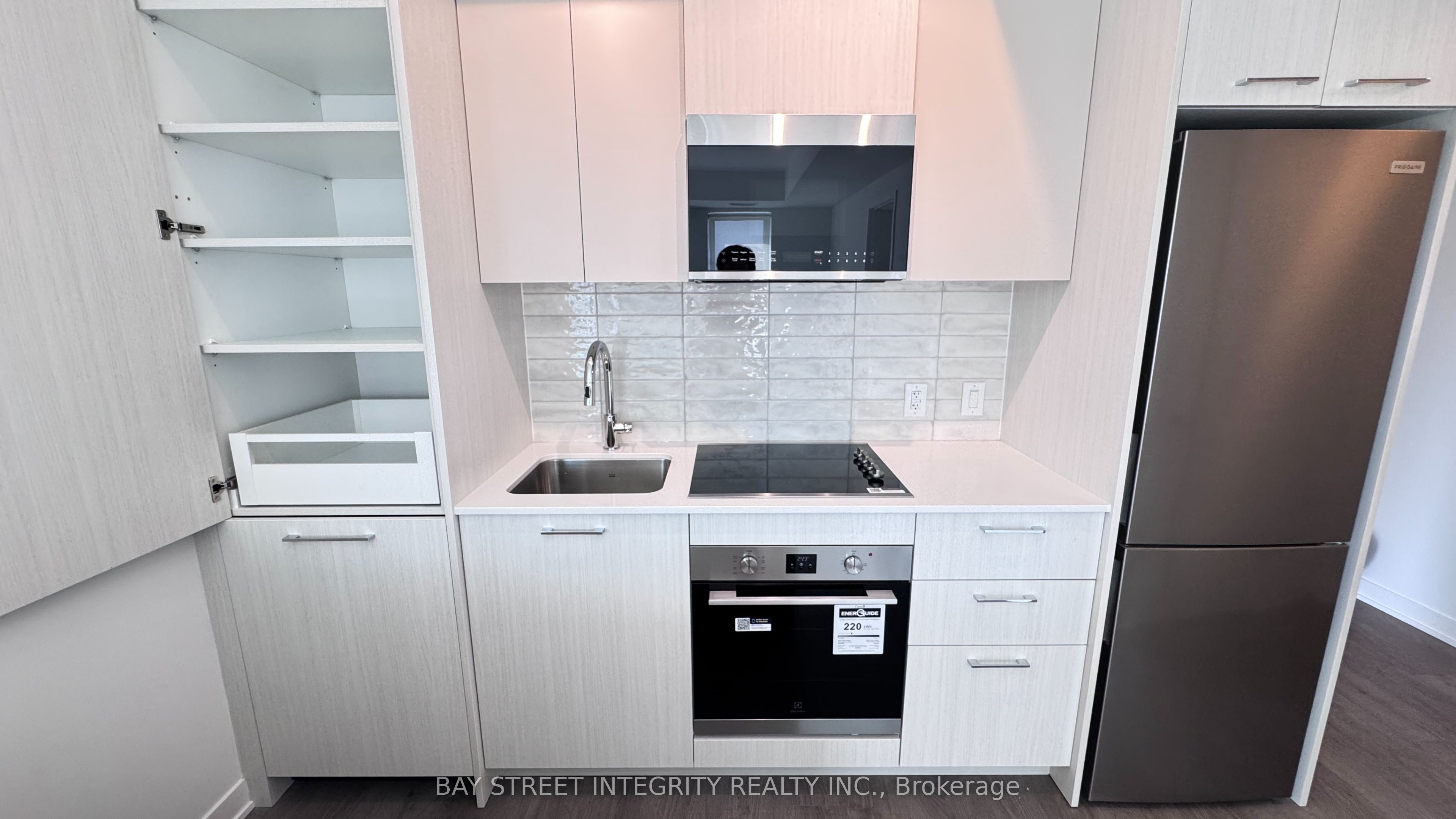 10 Oak Street 903, Toronto, ON M5A 0Z1 photo 4