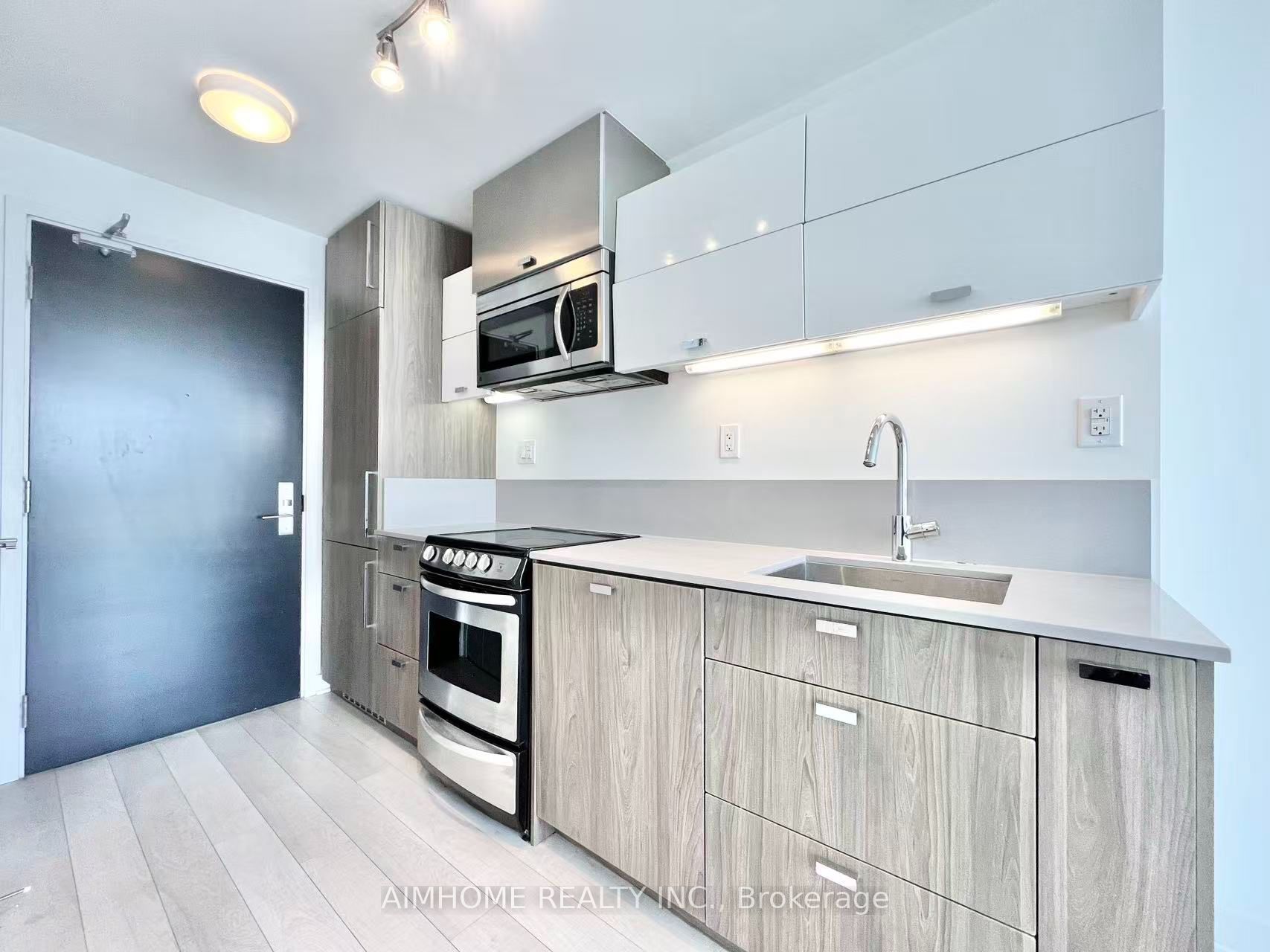 290 Adelaide Street W 4009, Toronto, ON M5V 1P6